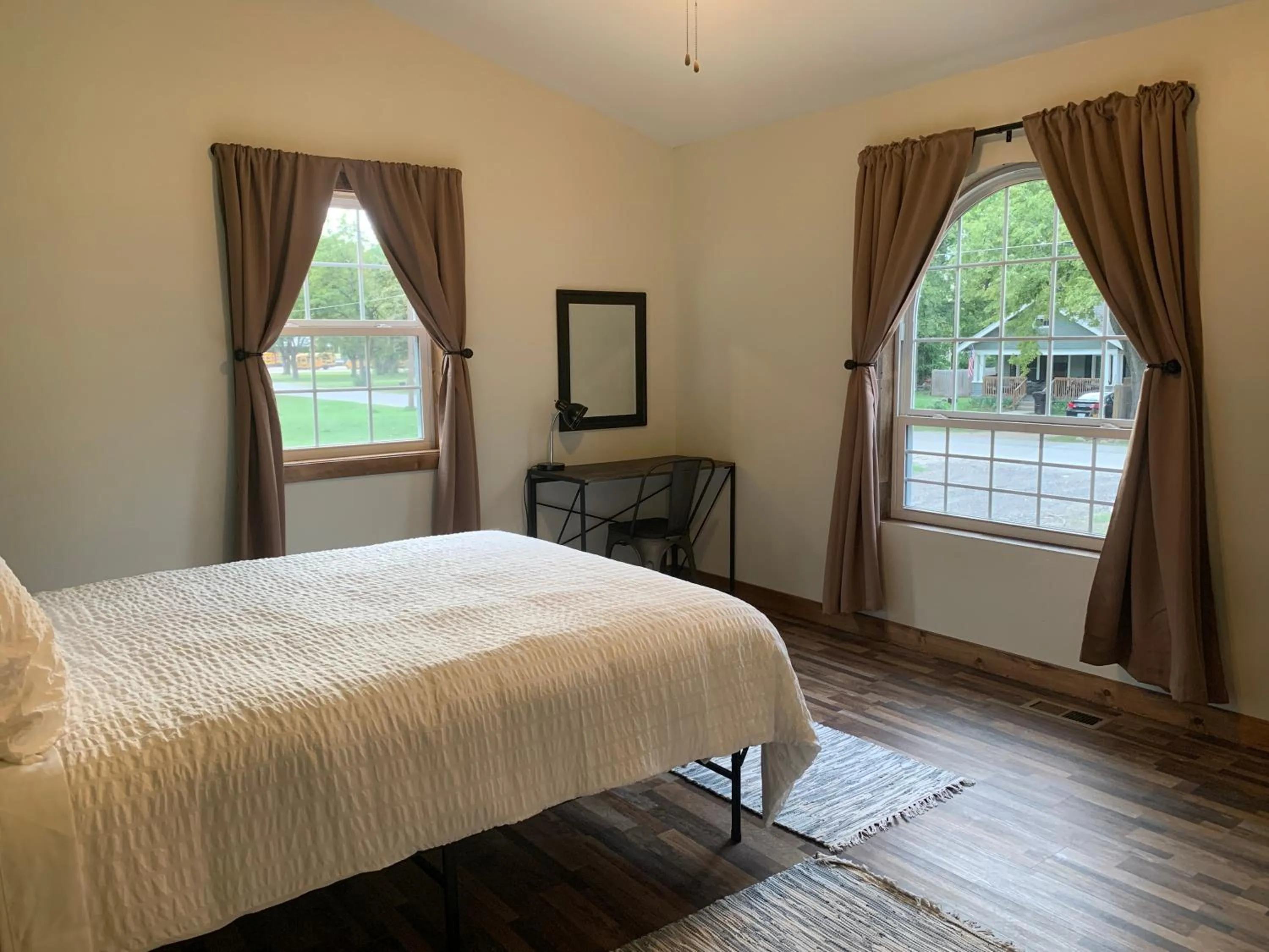 Bed in Trailhead Suites