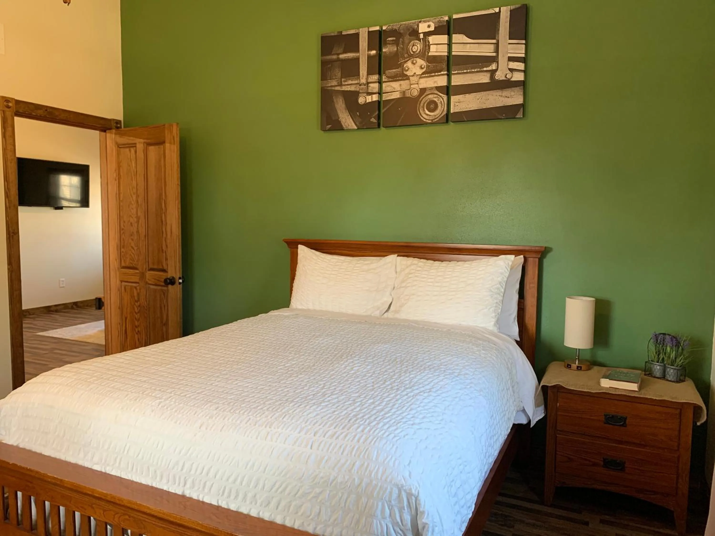 Bed in Trailhead Suites