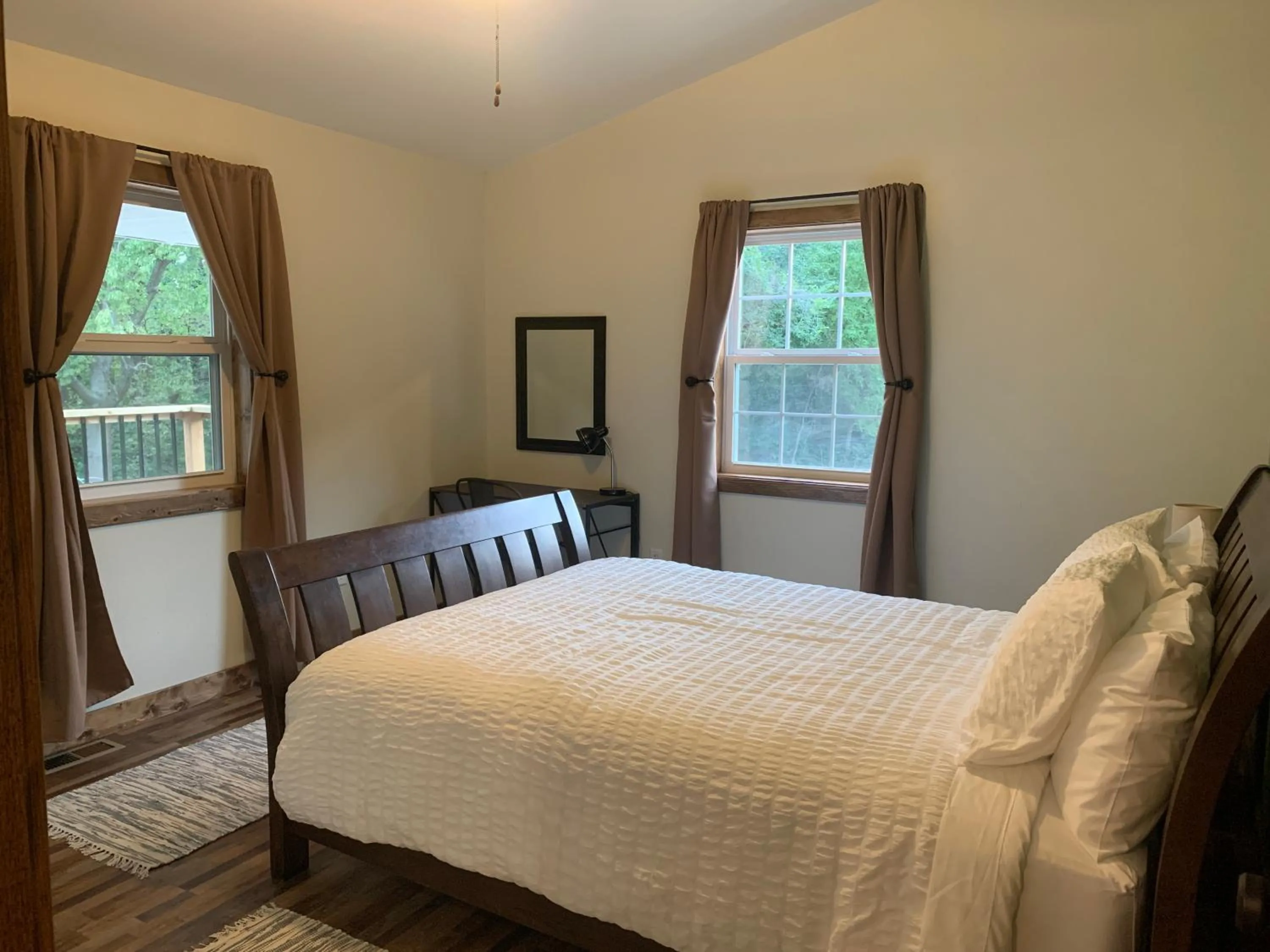 Bed in Trailhead Suites