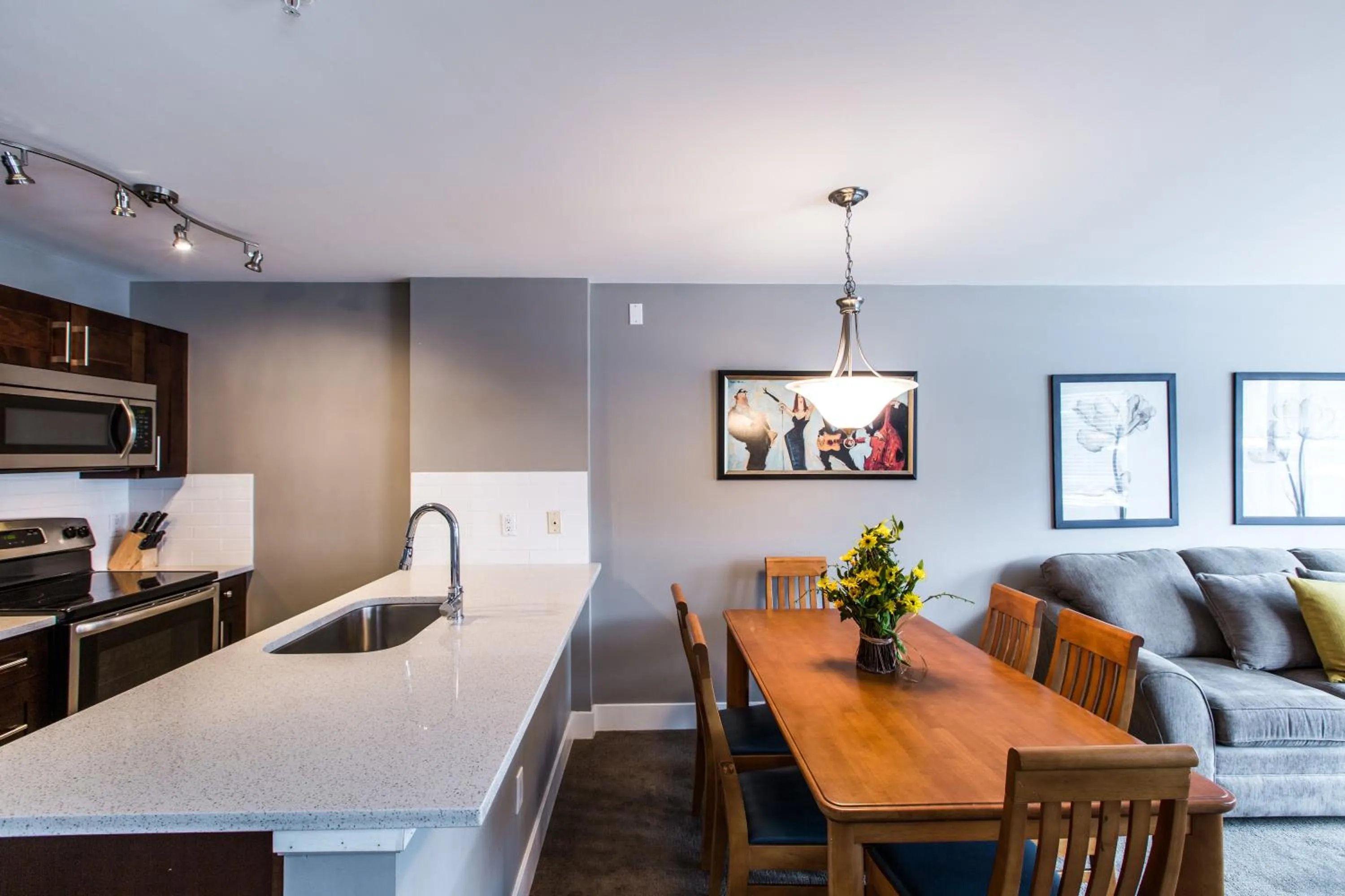 Kitchen or kitchenette, Bed in Whistler Blackcomb Vacation Rentals - Village North