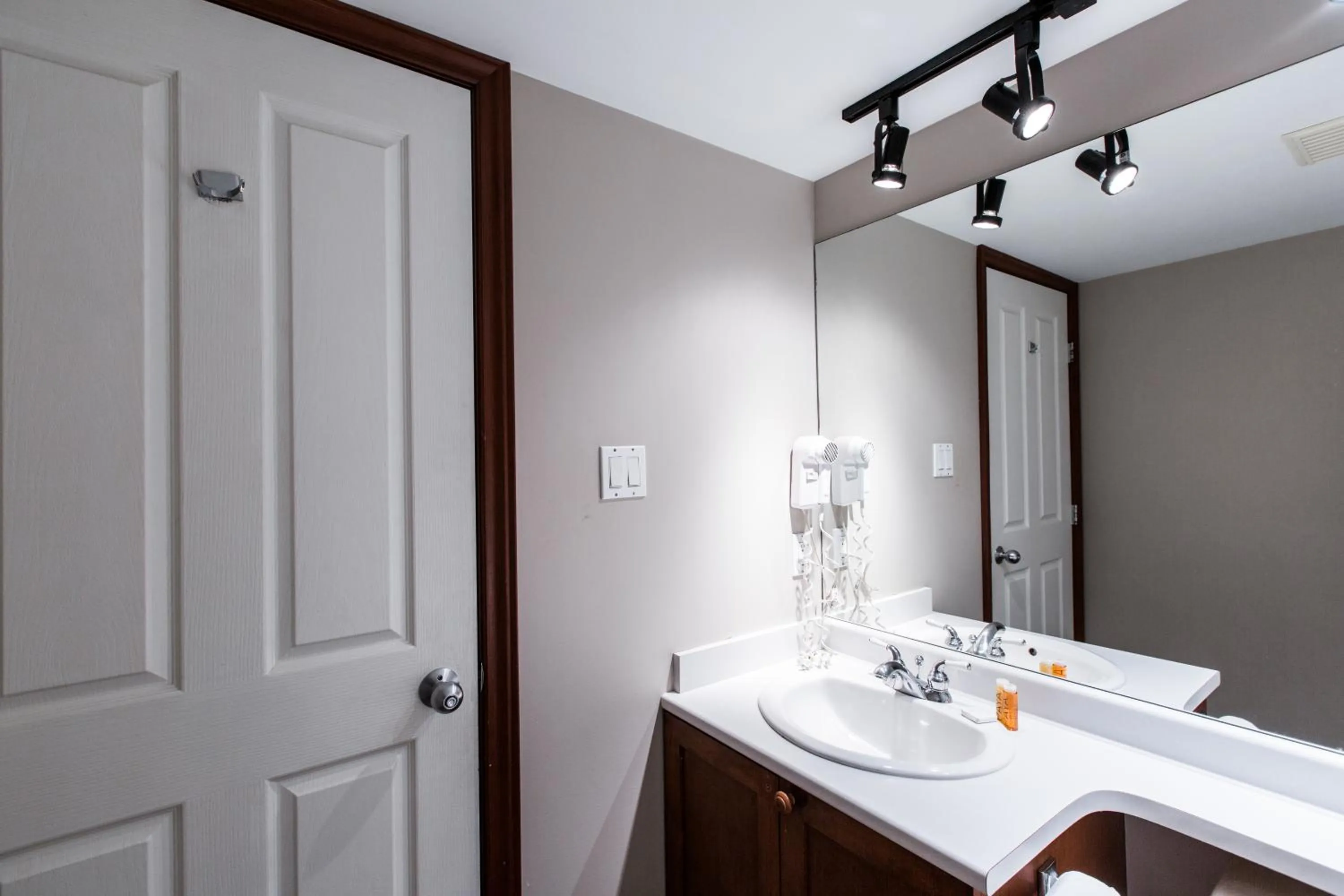 Bathroom in Whistler Blackcomb Vacation Rentals - Village North