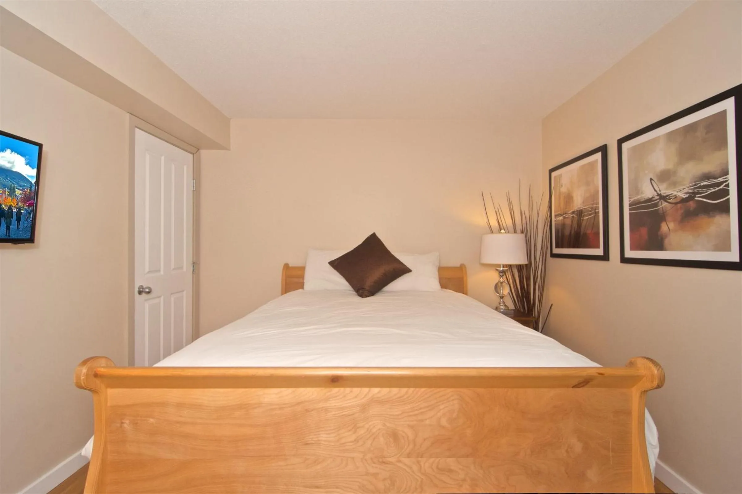 Bed in Whistler Blackcomb Vacation Rentals - Village North