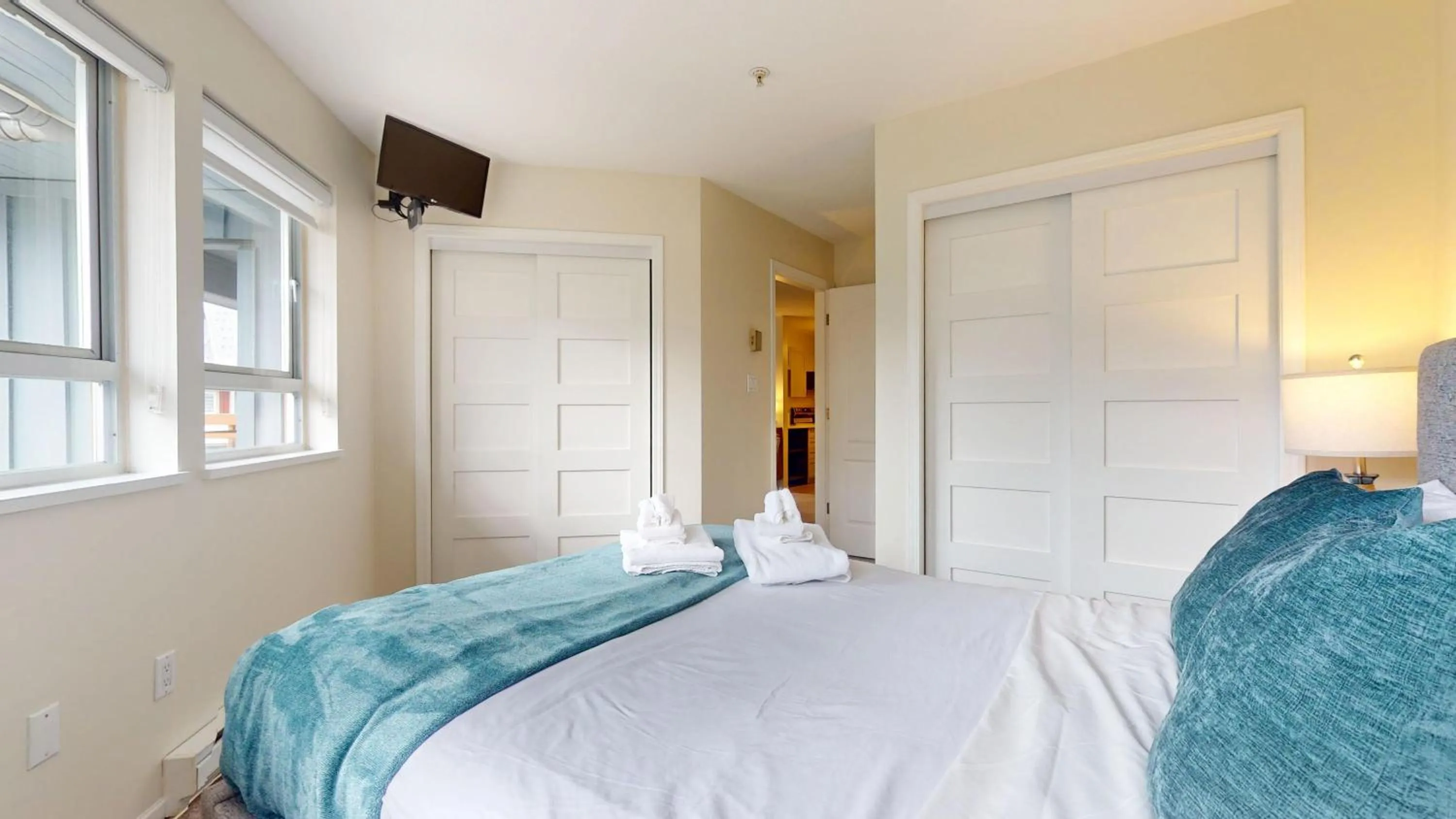 Bed in Whistler Blackcomb Vacation Rentals - Village North