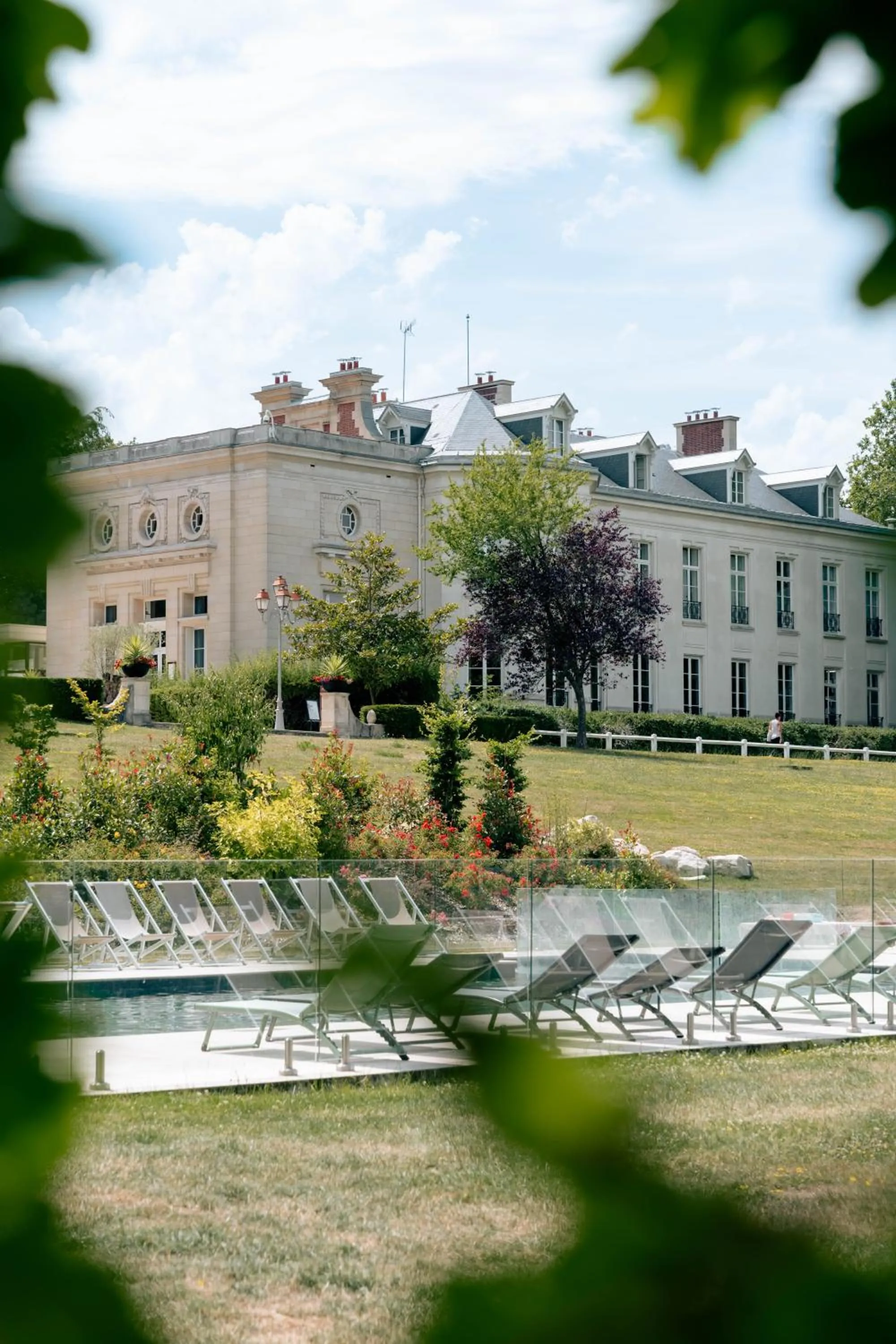 Pool view in Hôtel Demeures de Campagne Domaine de Maffliers - Paris Val-d'Oise