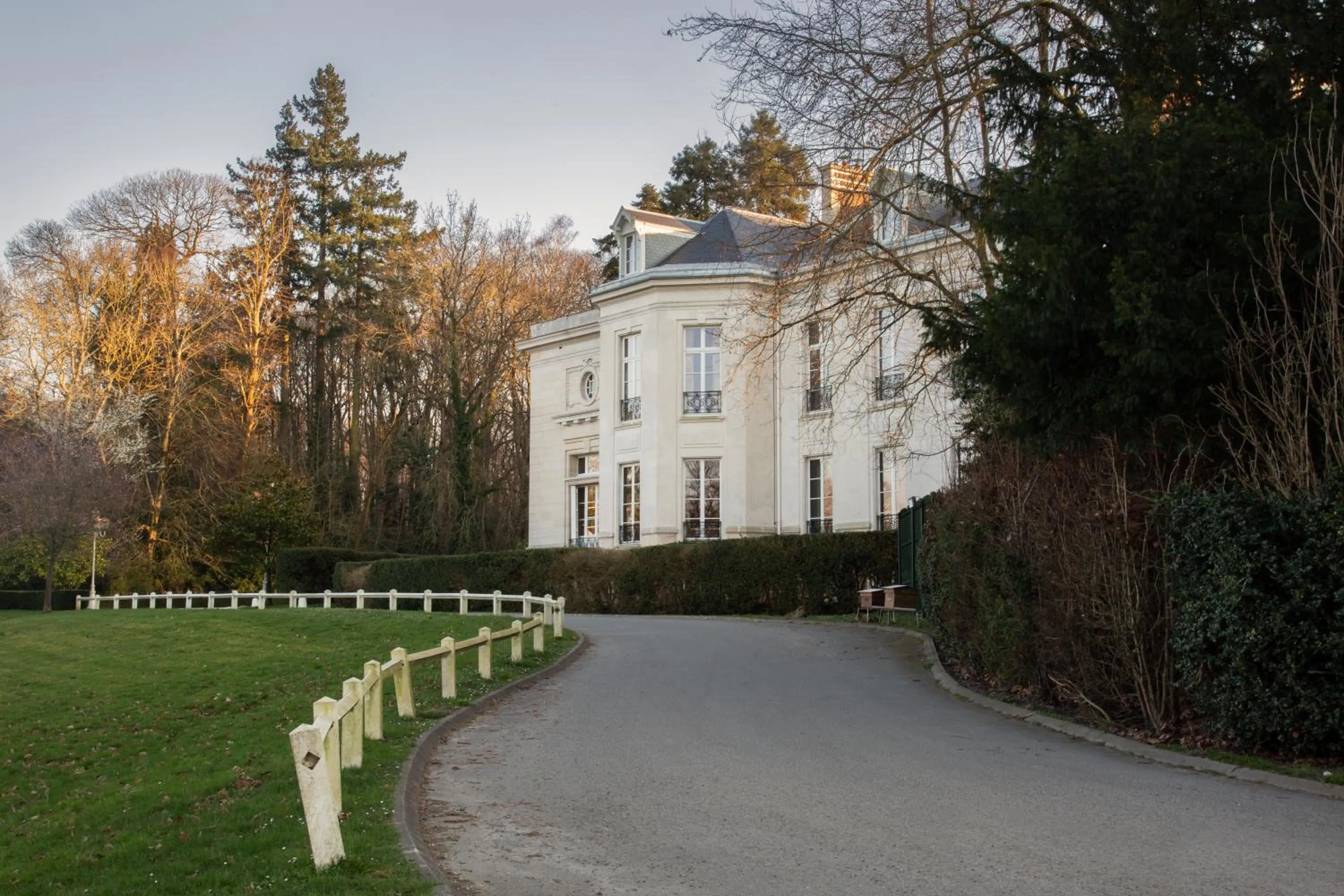 Property building in Hôtel Demeures de Campagne Domaine de Maffliers - Paris Val-d'Oise