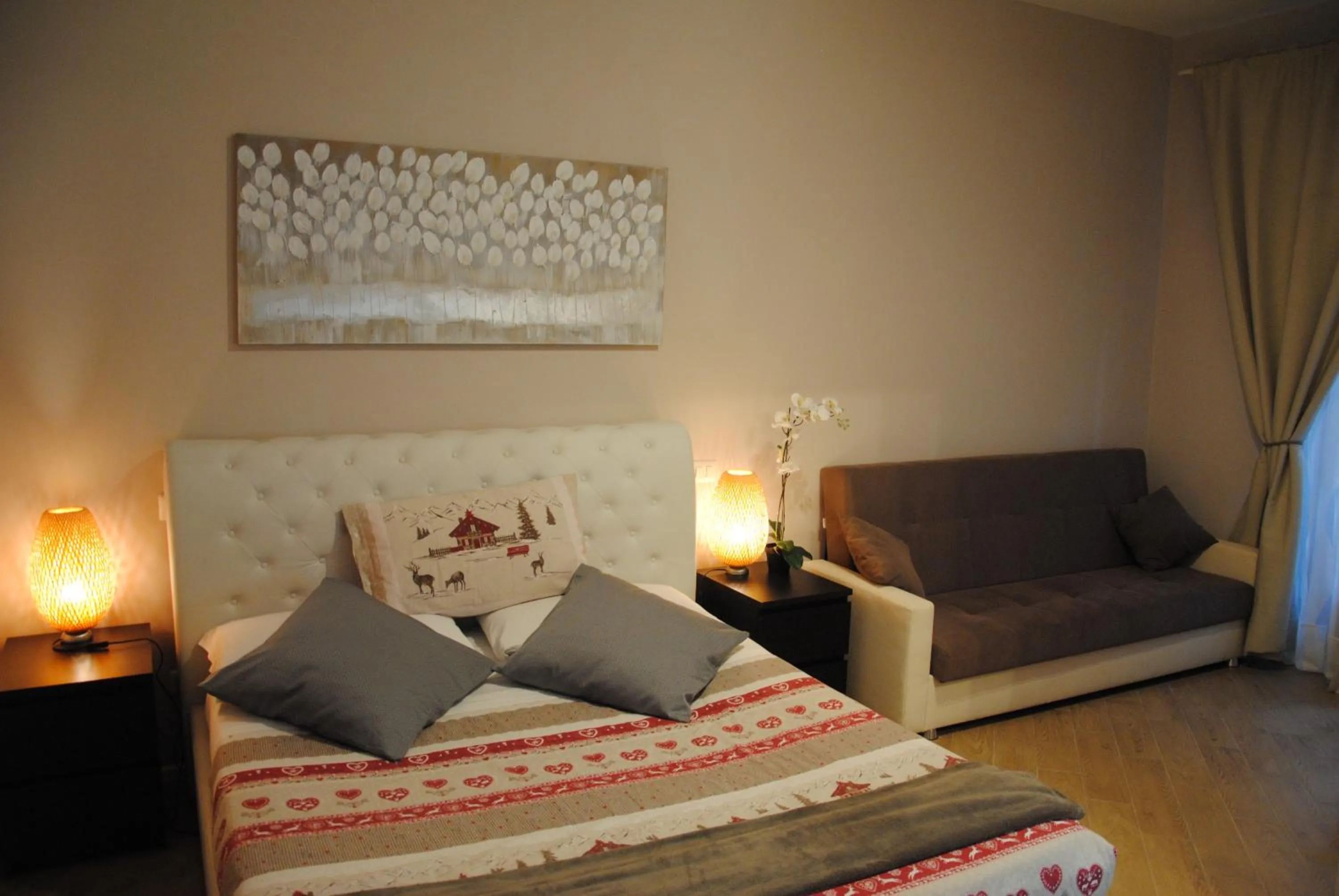 Photo of the whole room, Bed in White Vatican