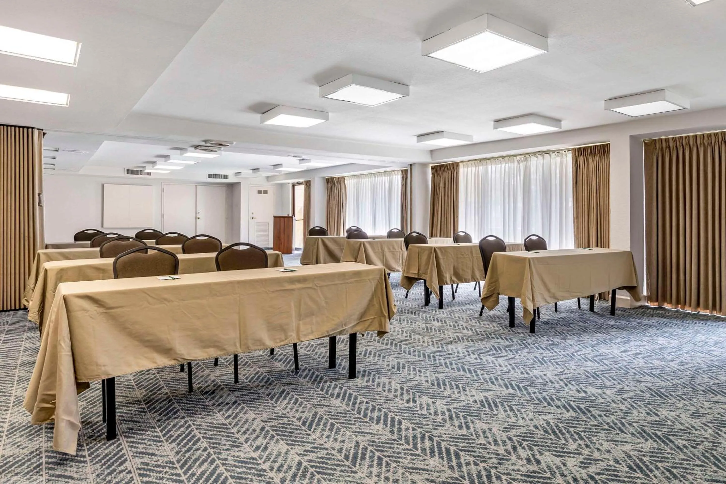 Meeting/conference room in Quality Inn & Suites NRG Park - Medical Center