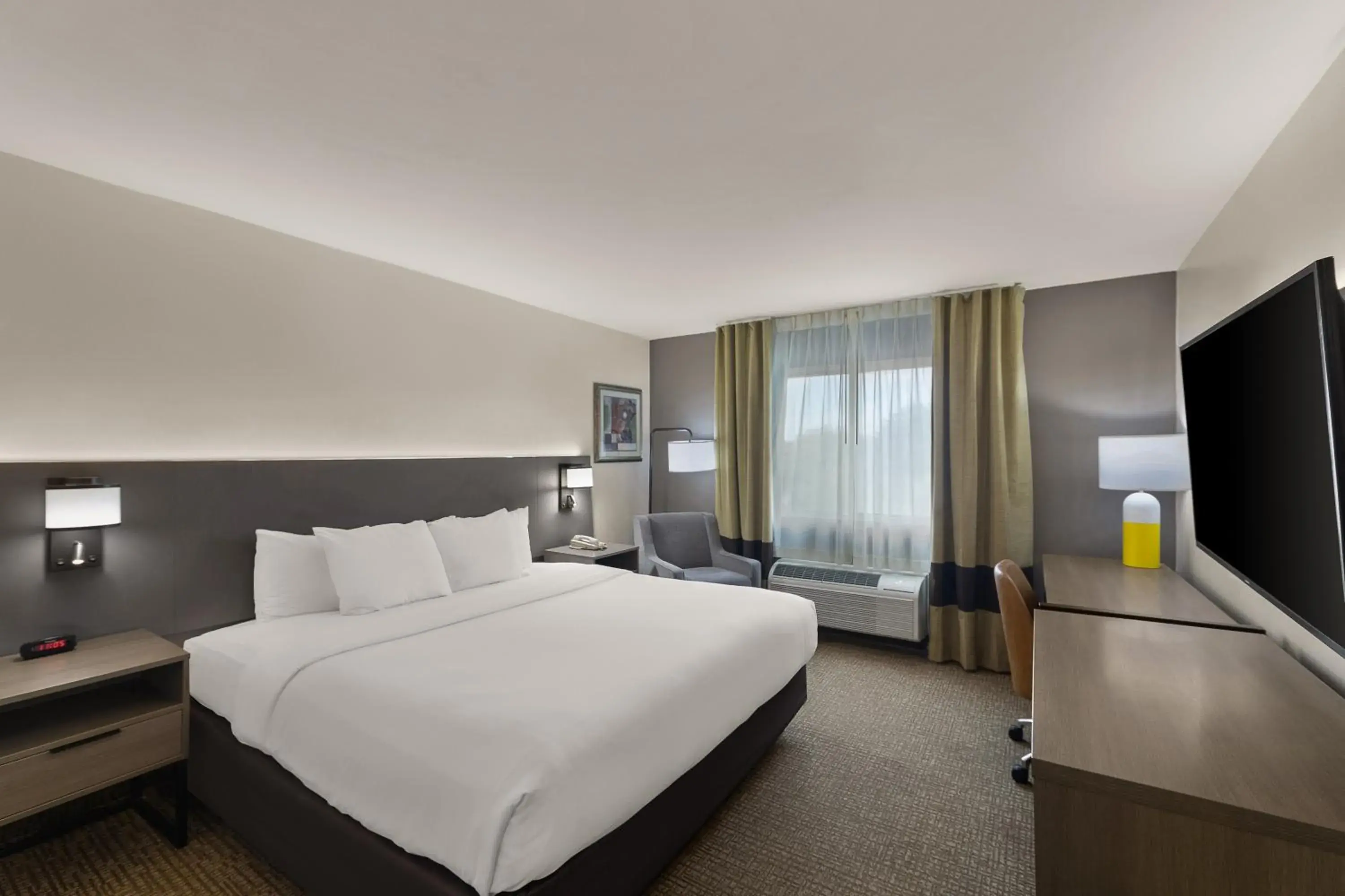 Queen Room - Accessible/Nonsmoking in Comfort Inn & Suites Austin North Loop Queen Room - Accessible/Nonsmoking in Comfort Inn & Suites Austin North Loop