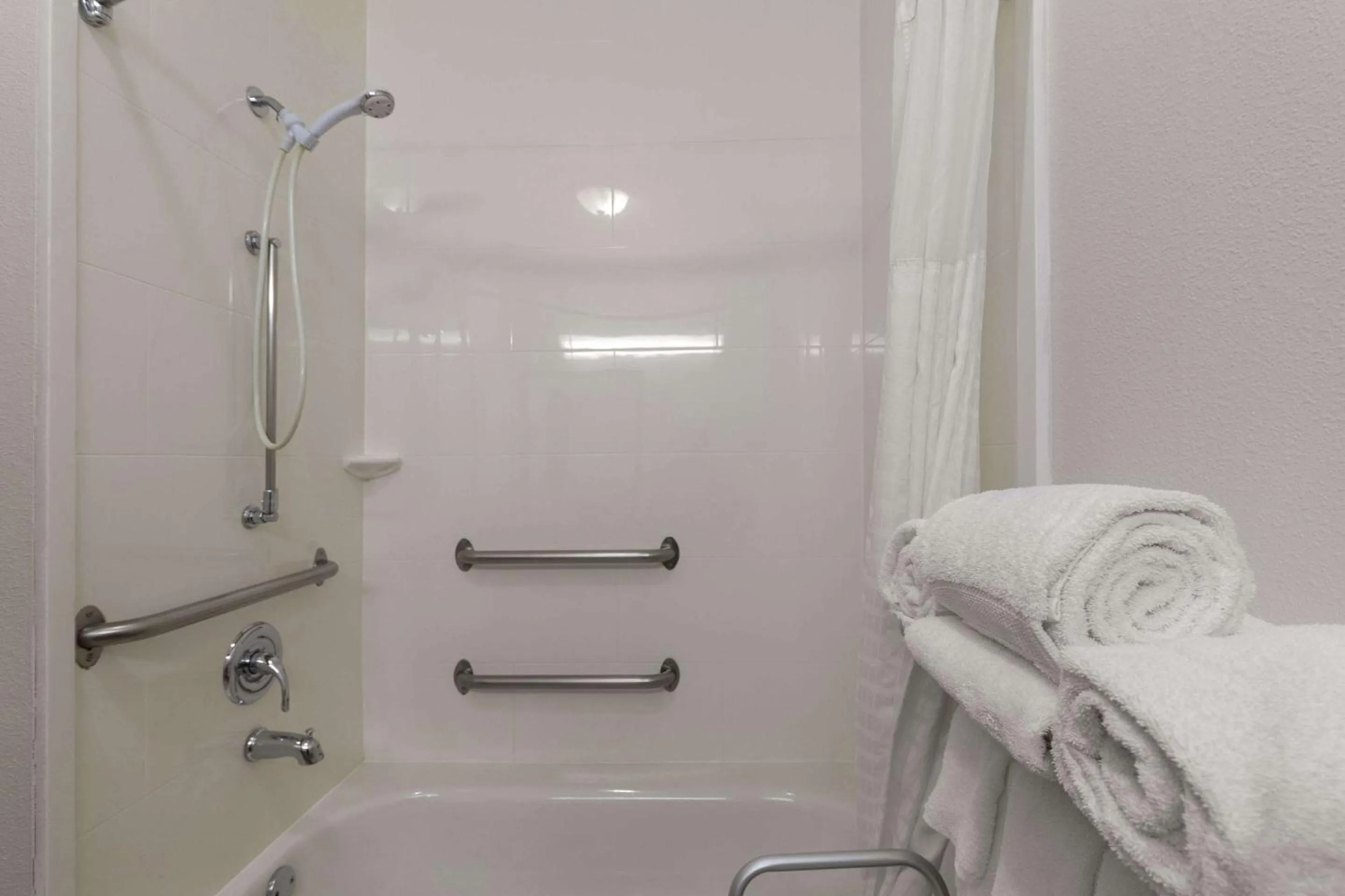 Bathroom in Comfort Inn & Suites Austin North Loop