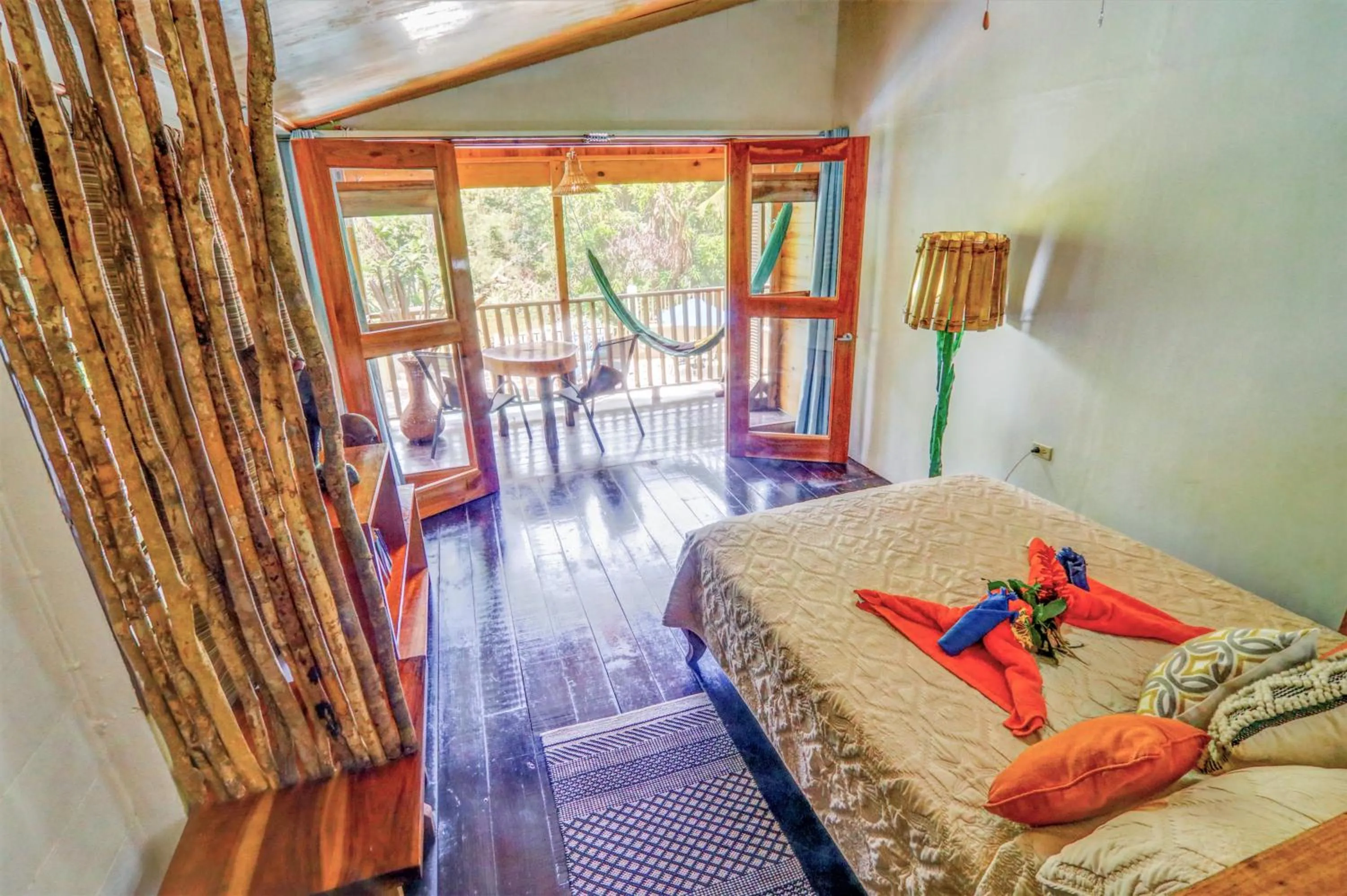 Photo of the whole room, Bed in Zimbali Culinary Retreats