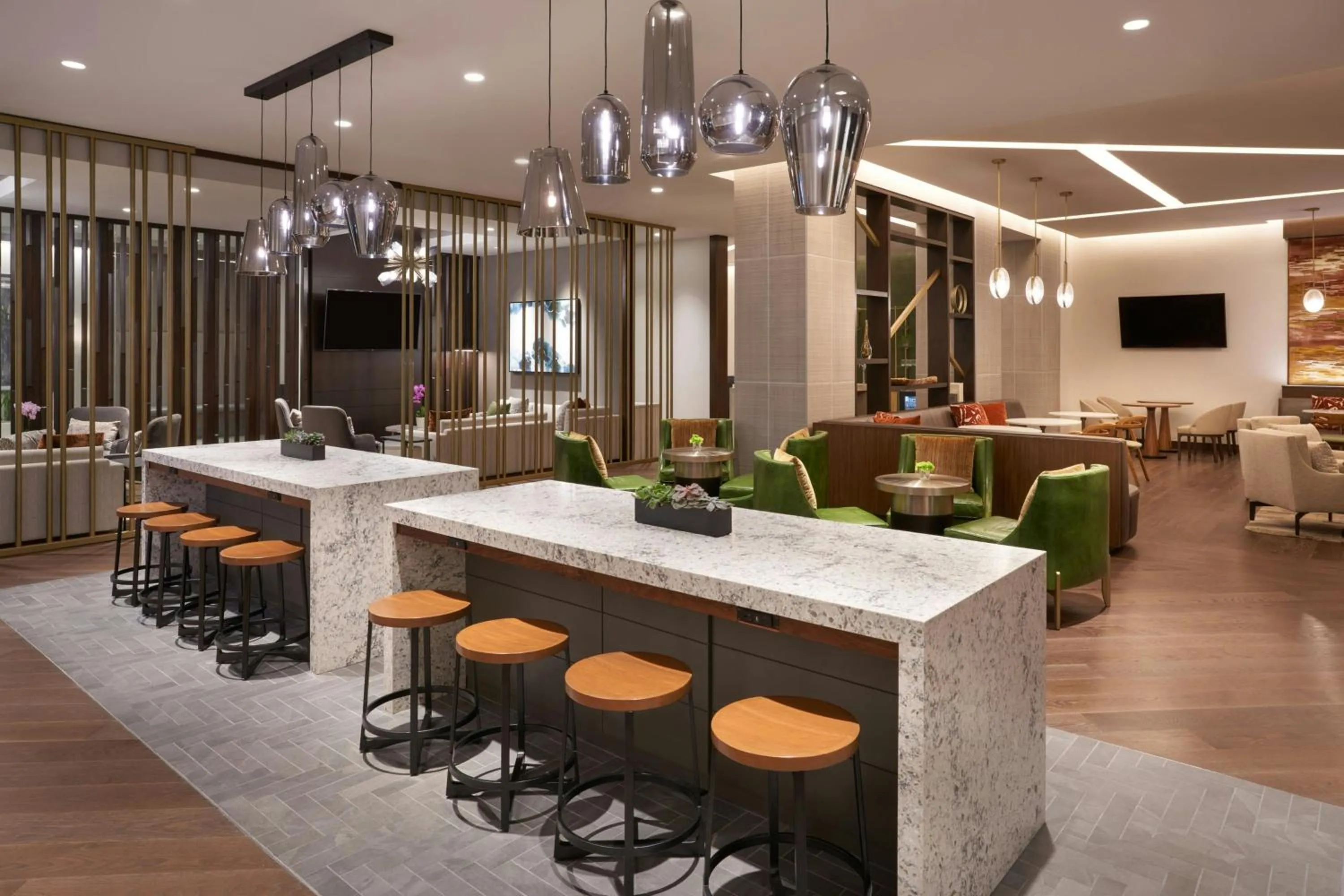 Lounge or bar in The Westin Indianapolis