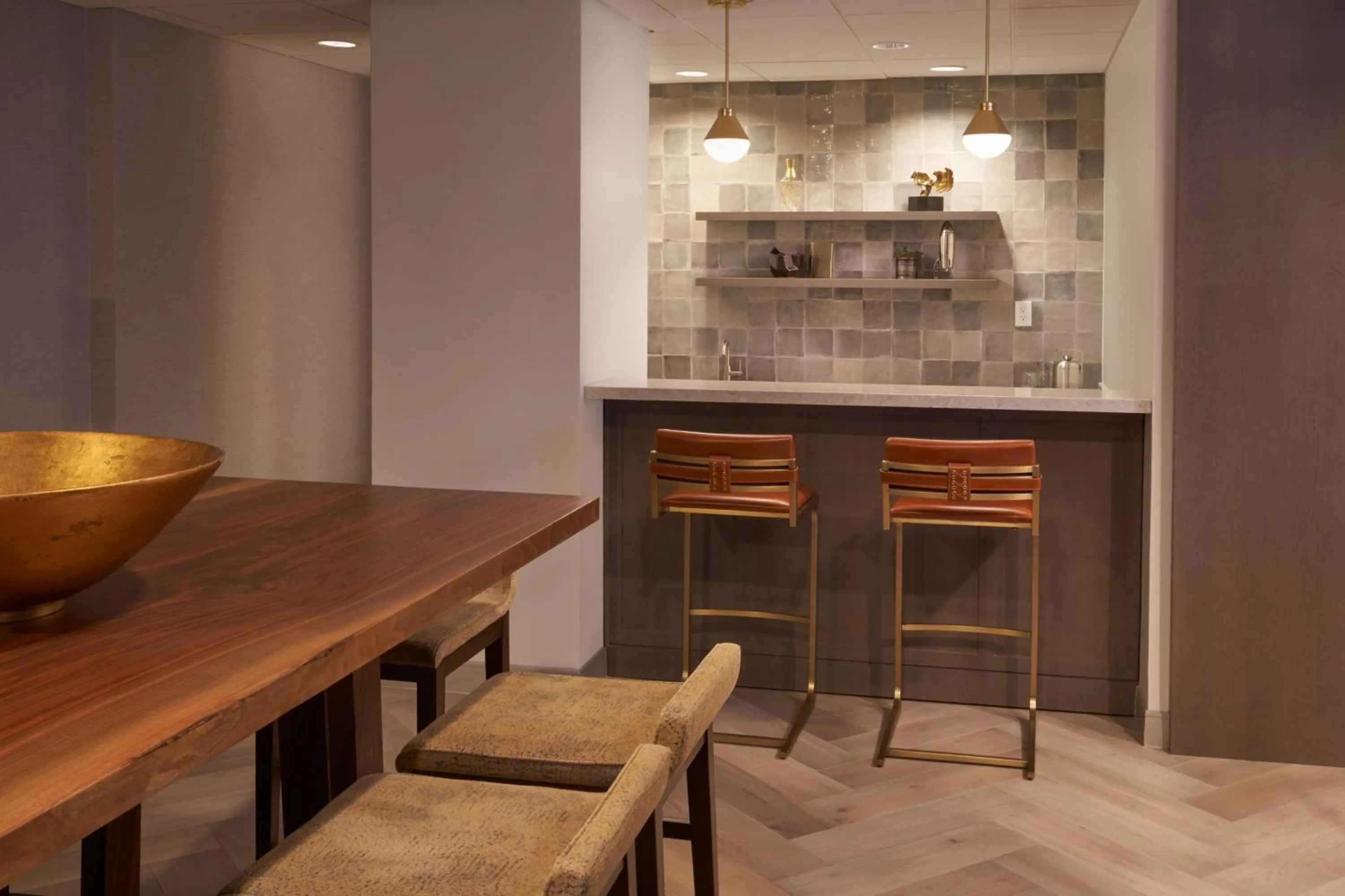 Lounge or bar in The Westin Indianapolis