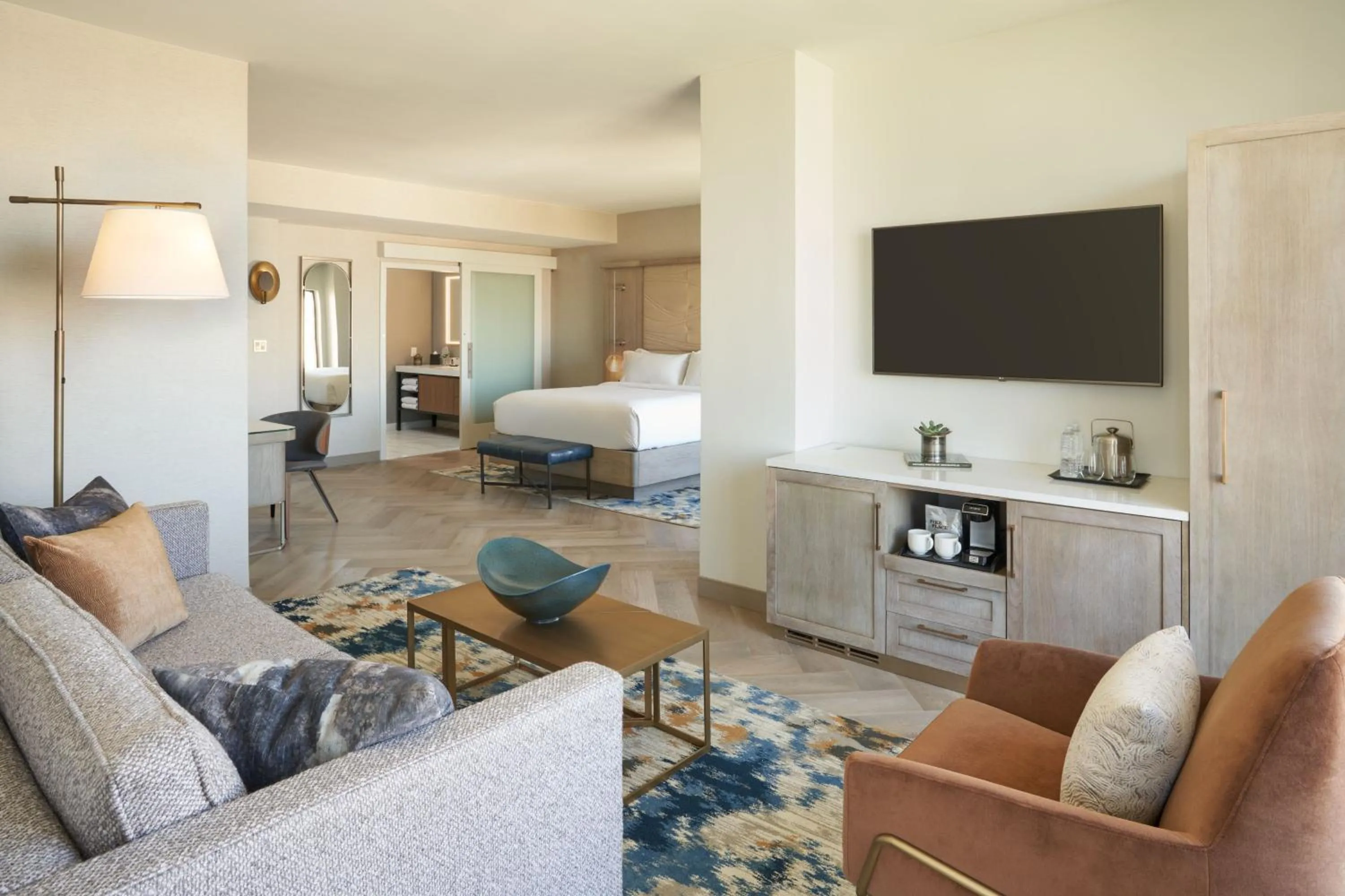 Photo of the whole room, Bed in The Westin Indianapolis