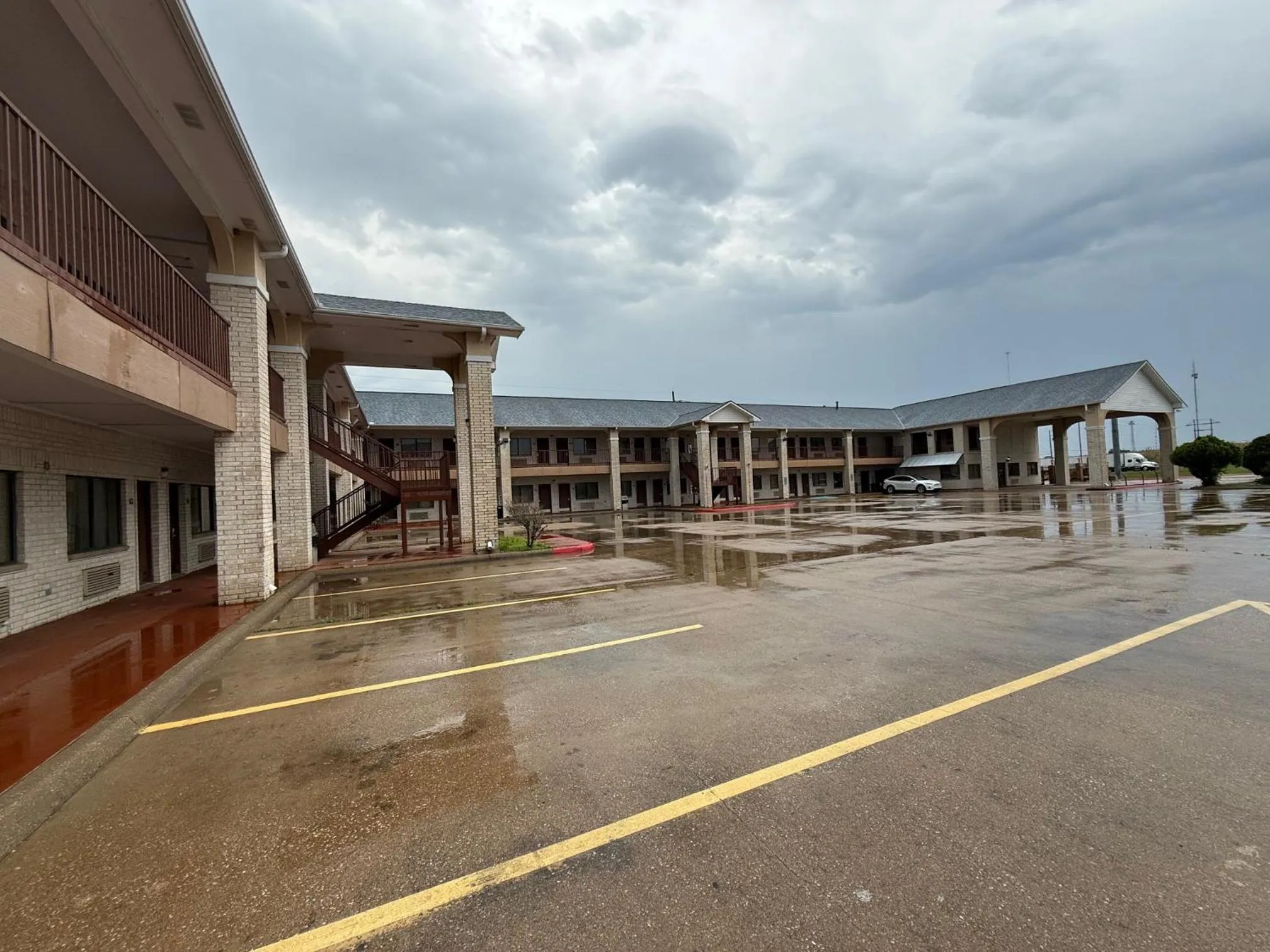 Property building in Days Inn by Wyndham Navasota