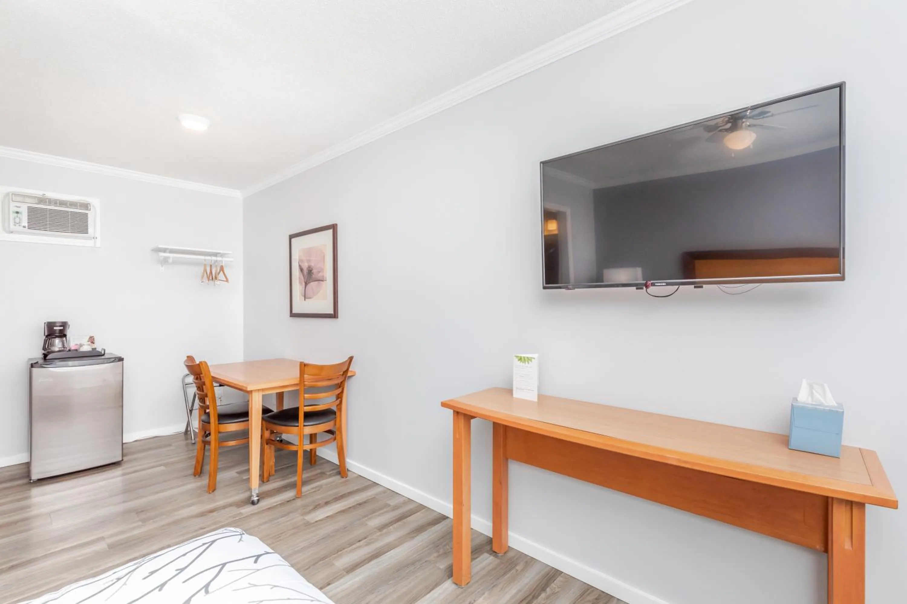 Seating area in Westridge Motor Inn