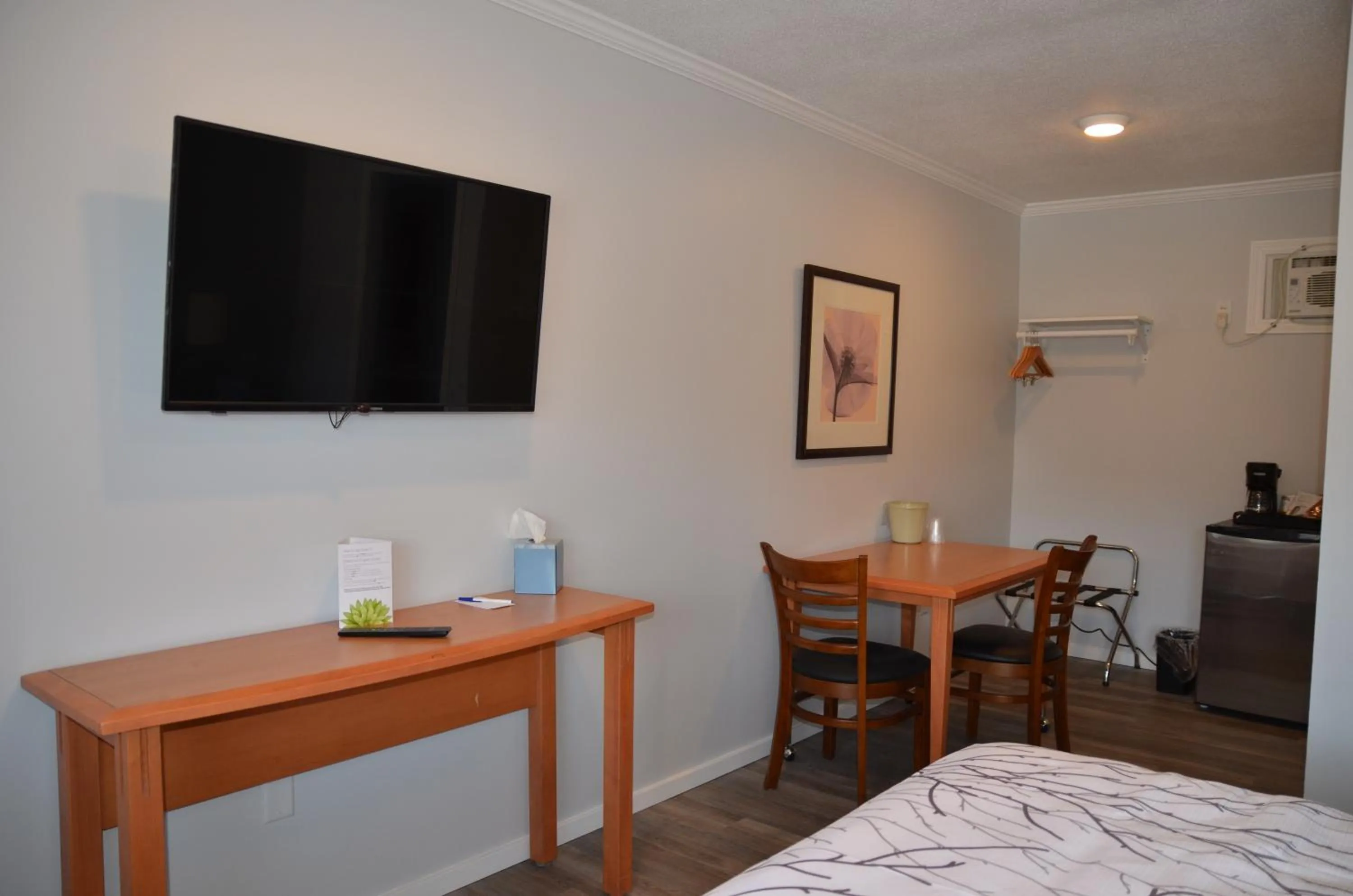 Bed in Westridge Motor Inn