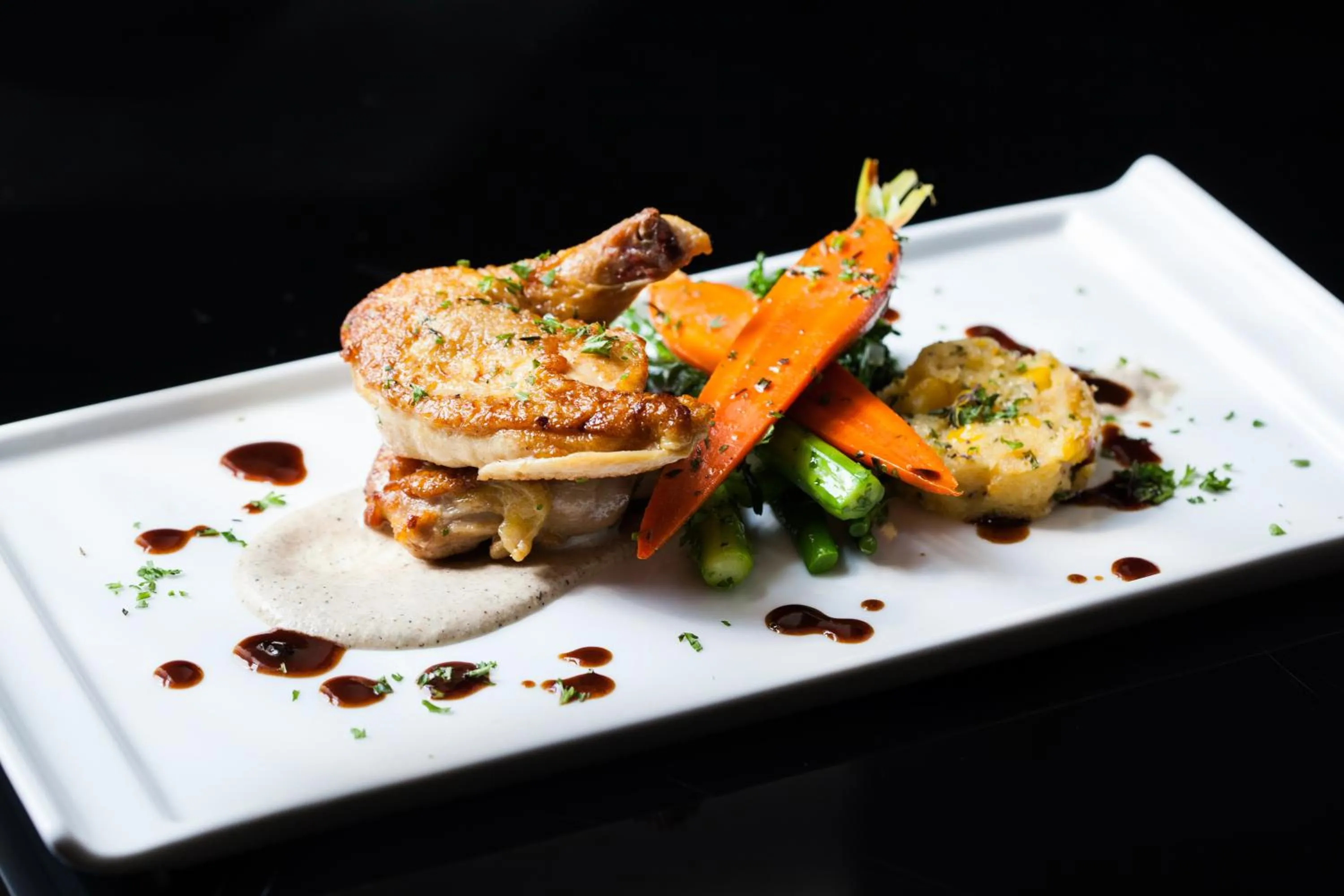 Restaurant/places to eat in Hotel Derek Houston Galleria