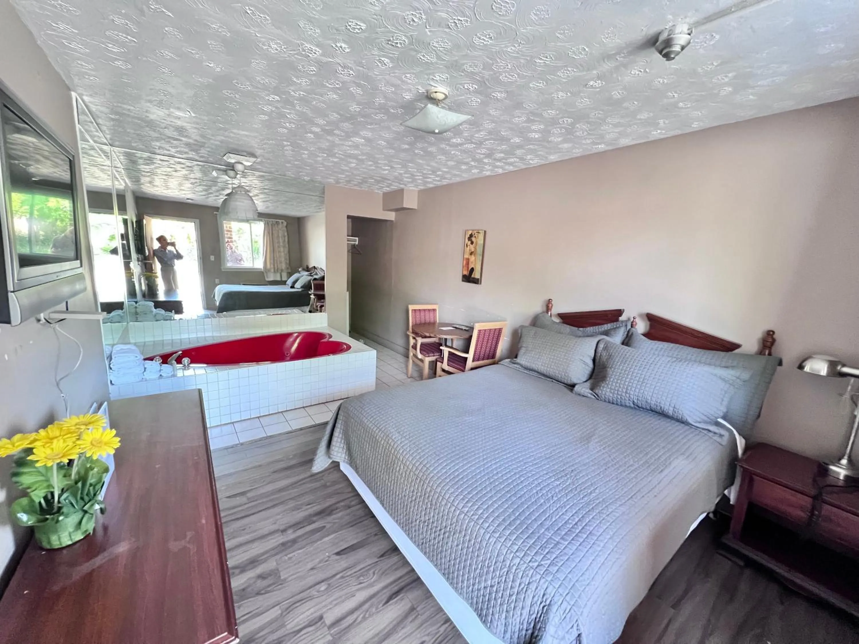 Bed in 6267 Persepolis Inn