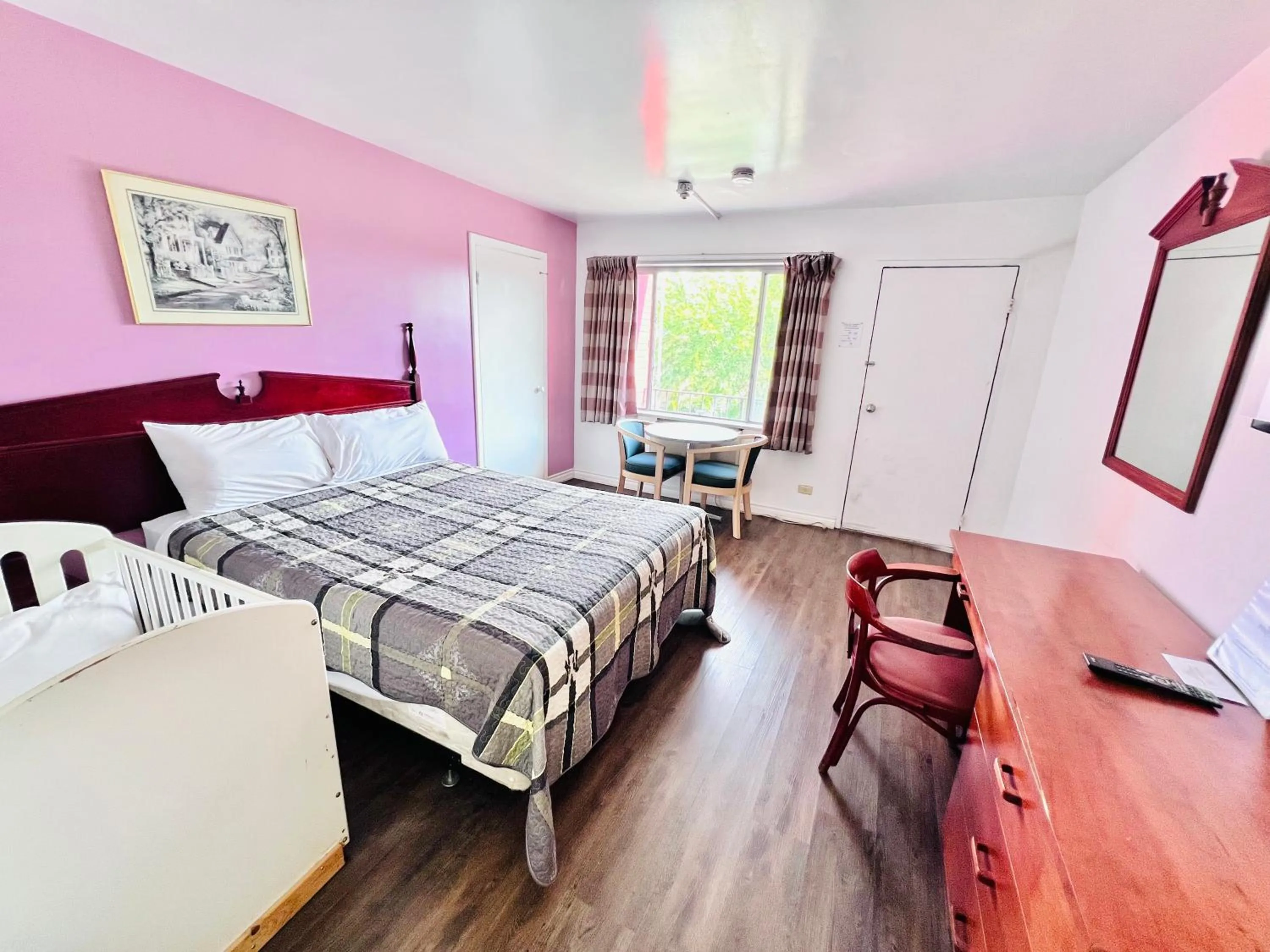 Bed in 6267 Persepolis Inn