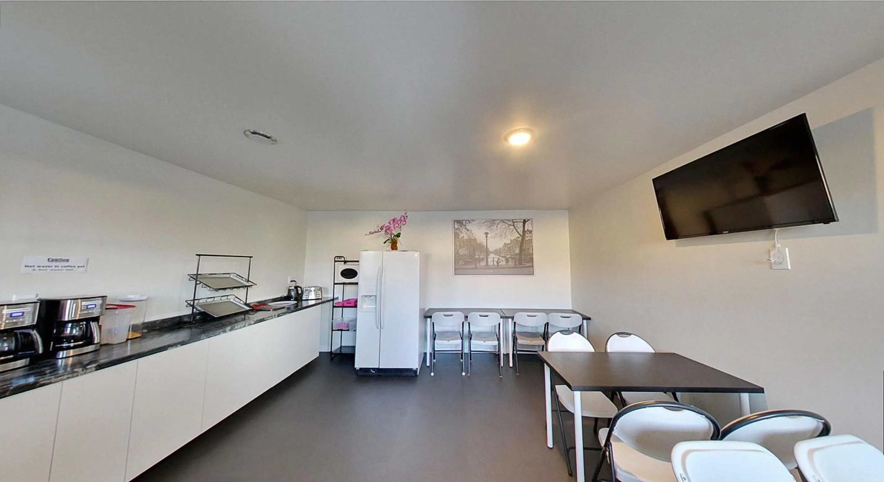 Breakfast in Sunrise Inn