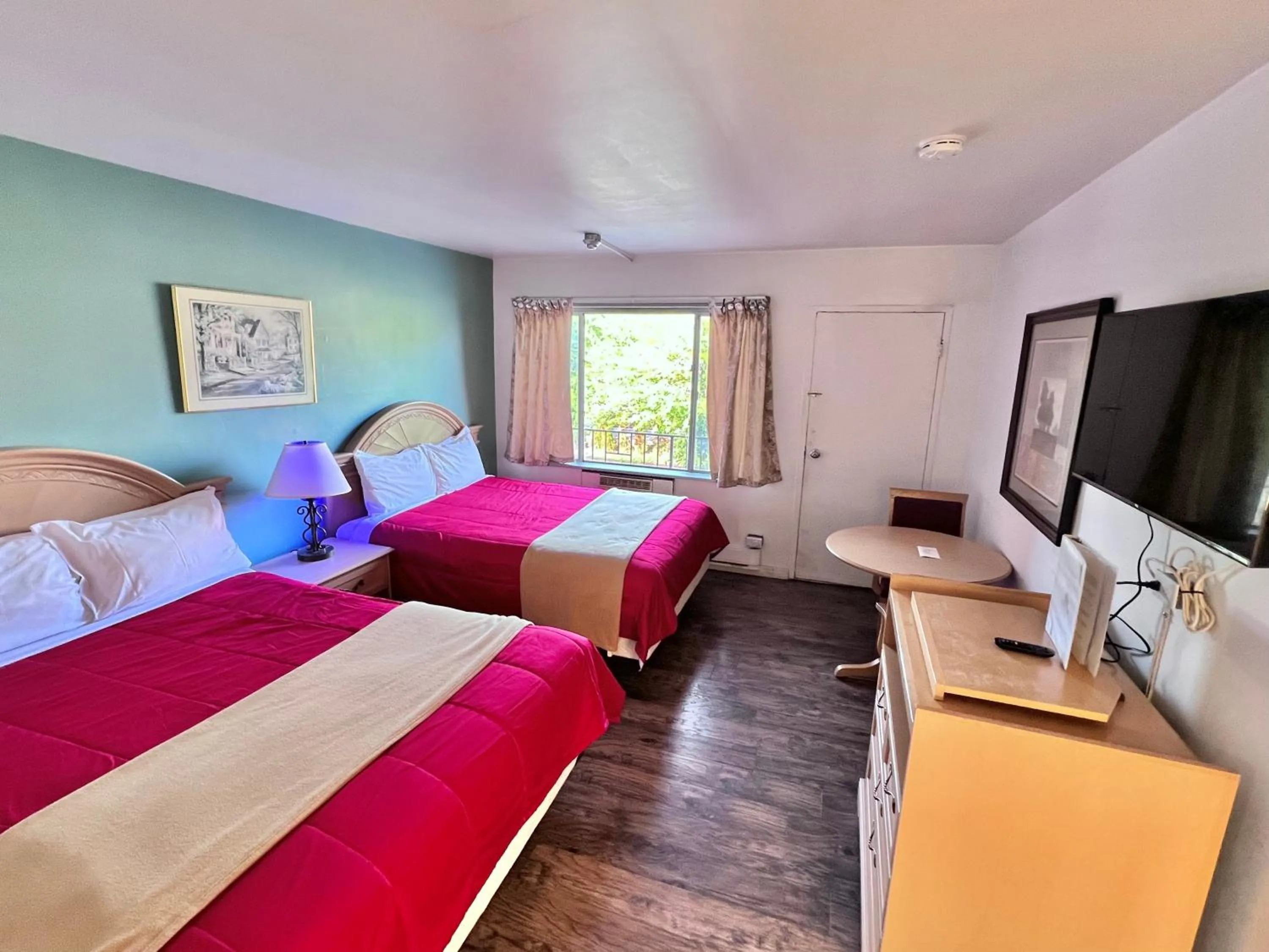 Bed in 6267 Persepolis Inn