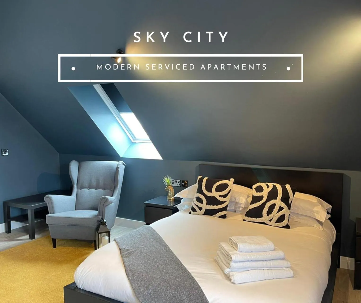 Bedroom, Bed in Sky City Apartments