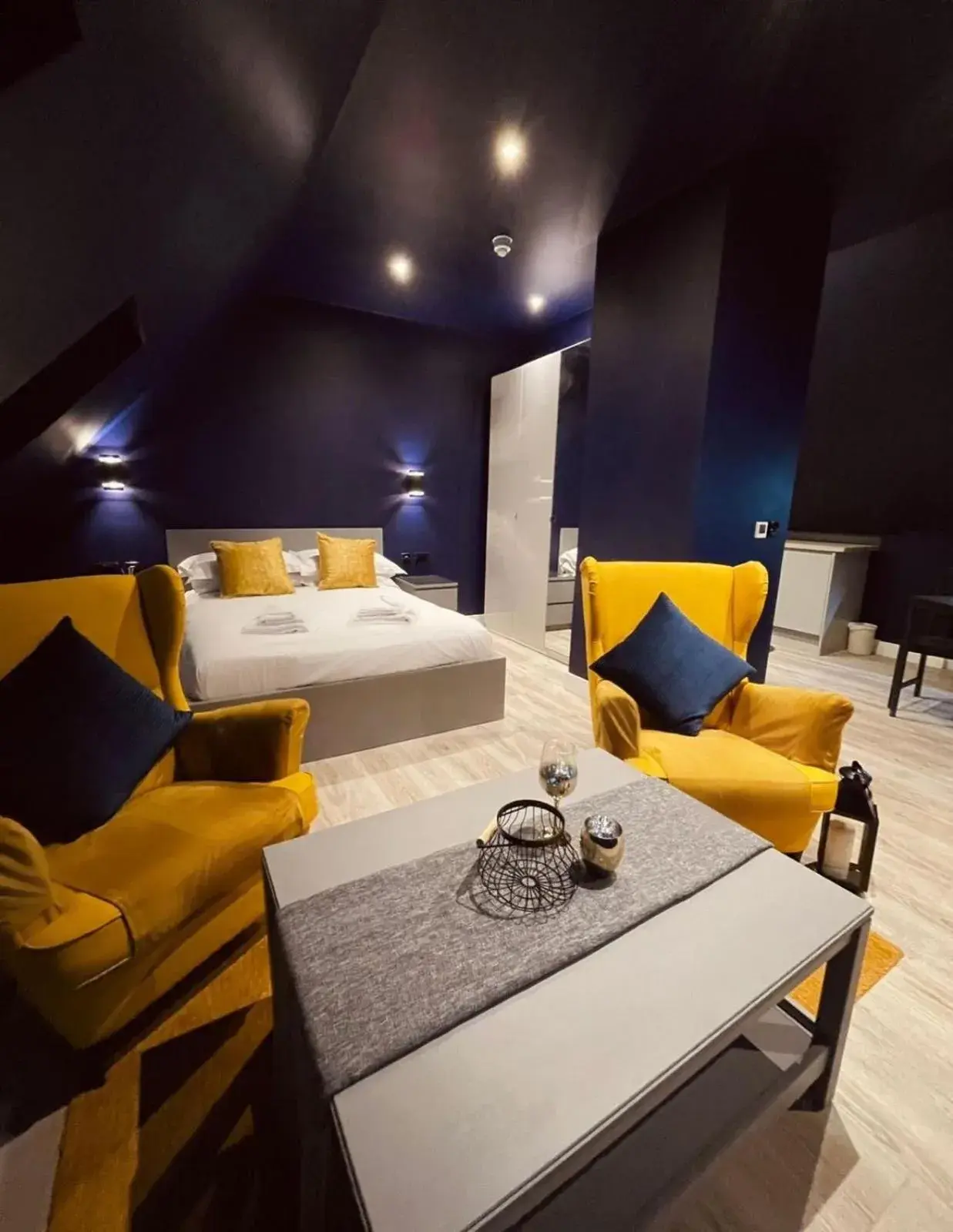 Queen Suite in Sky City Apartments Queen Suite in Sky City Apartments