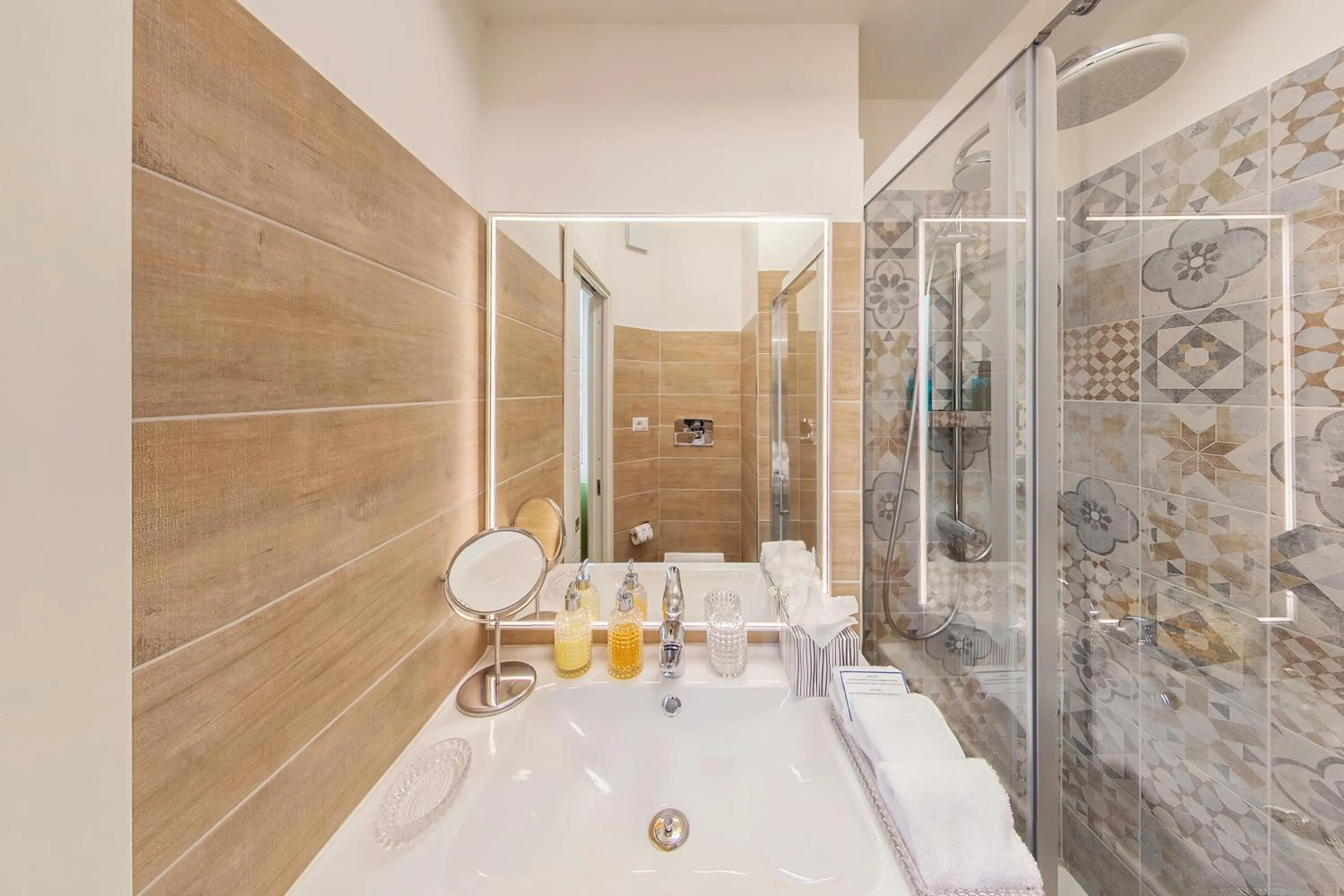 Shower in Maison de Famille