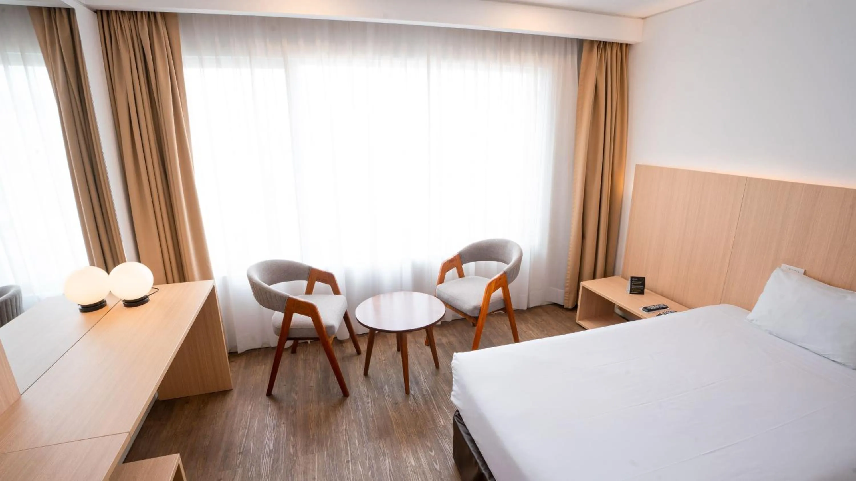 Bed in Dazzler by Wyndham Lima Miraflores