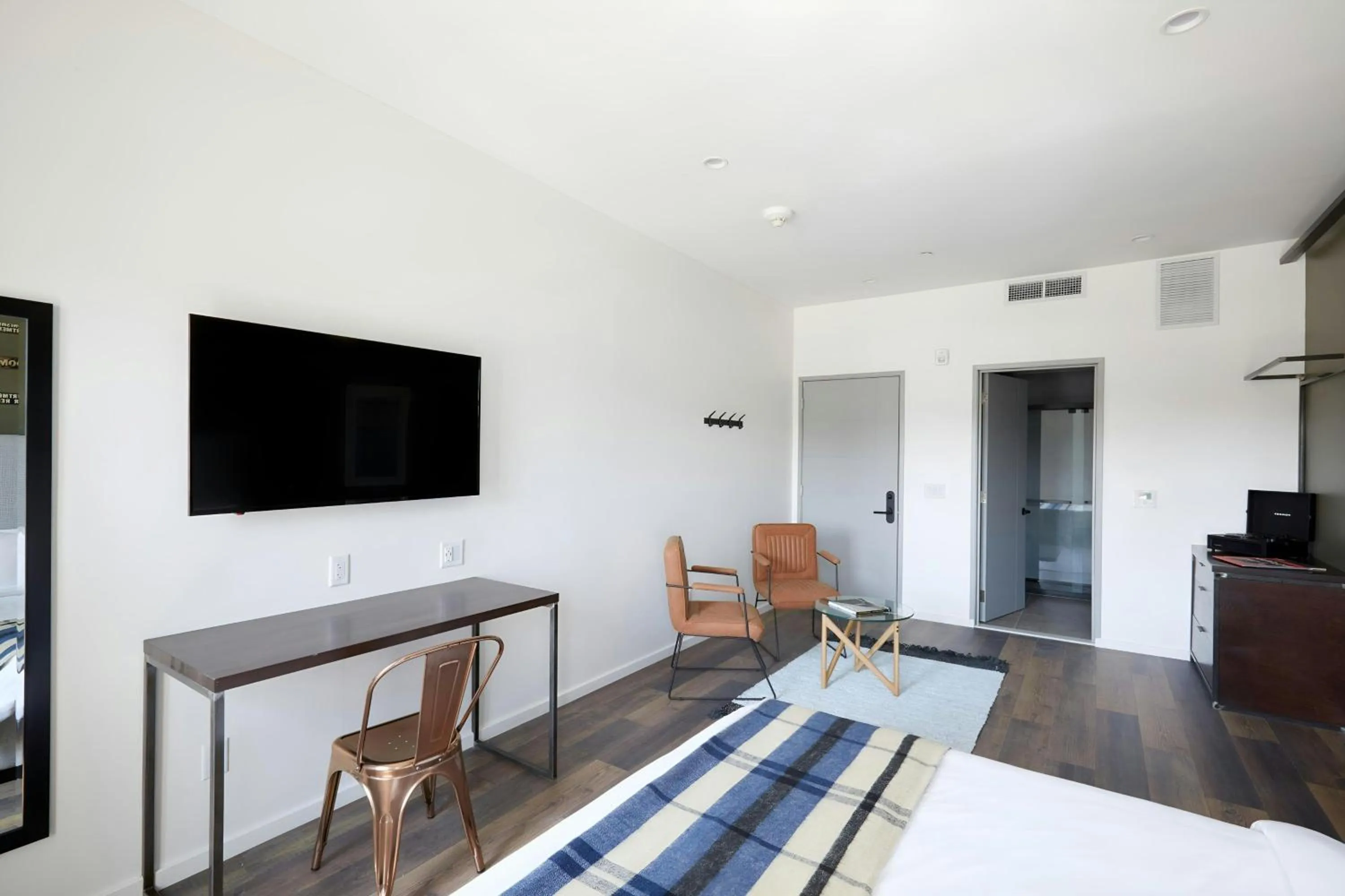 Bedroom in The Queen Hotel Queen Village, Sonder by Marriott Bonvoy