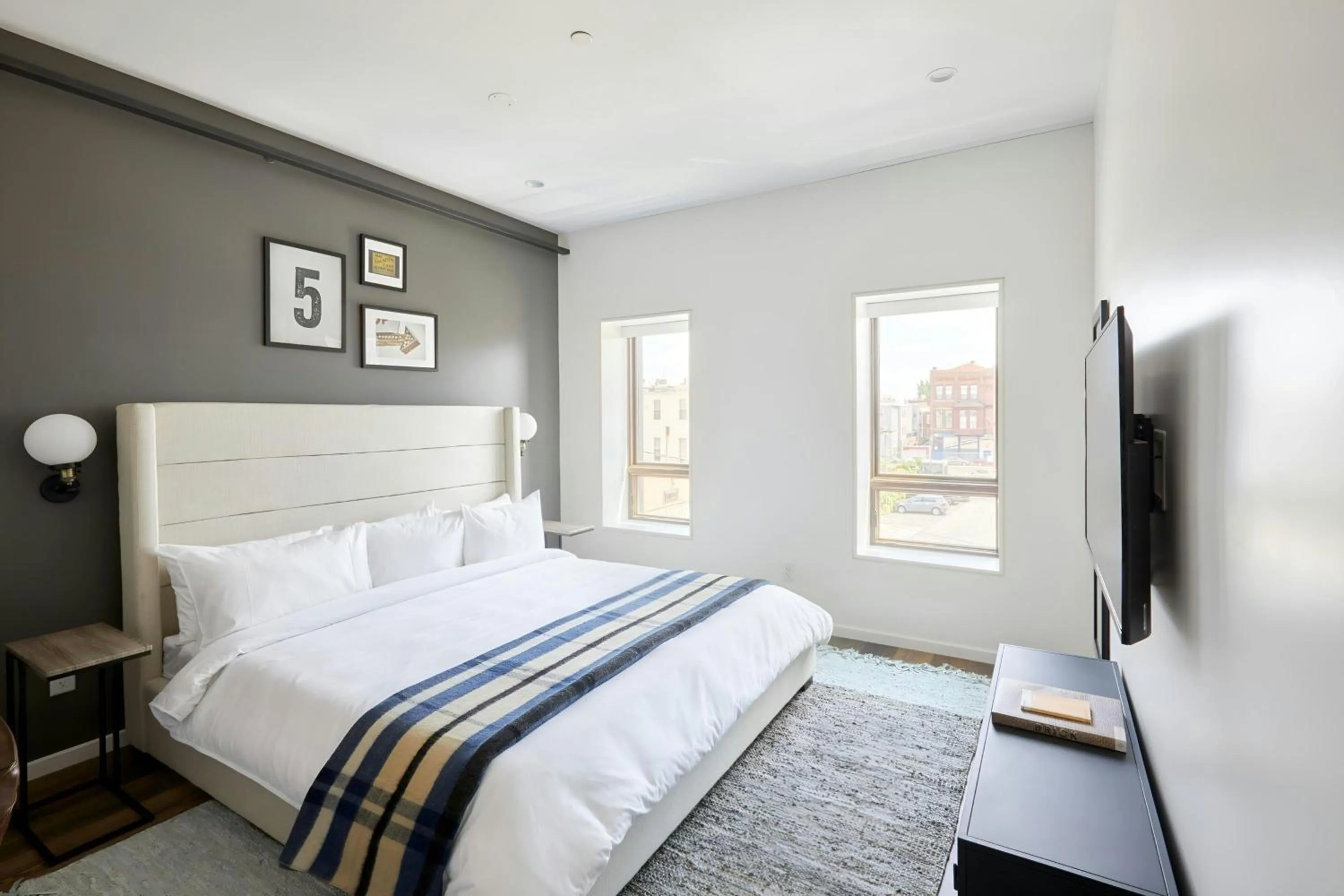 Bedroom, Bed in The Queen Hotel Queen Village, Sonder by Marriott Bonvoy