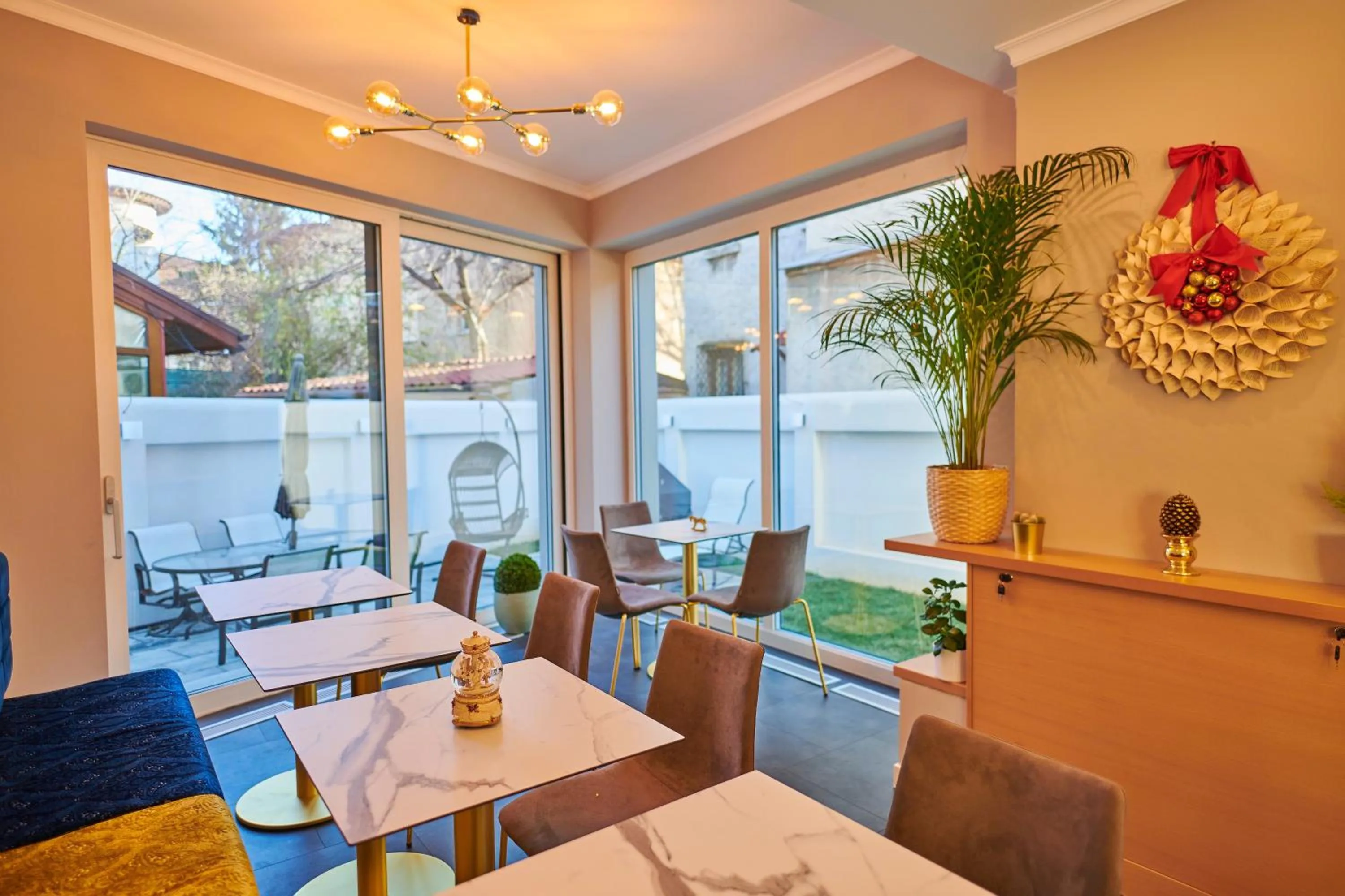 Restaurant/places to eat in Pergola Boutique Hotel