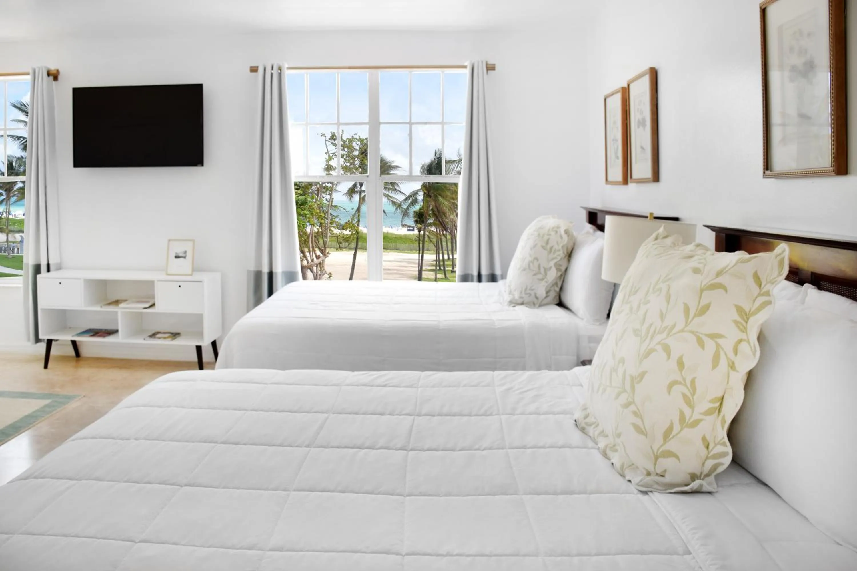 Bathroom, Bed in Beach Park Hotel