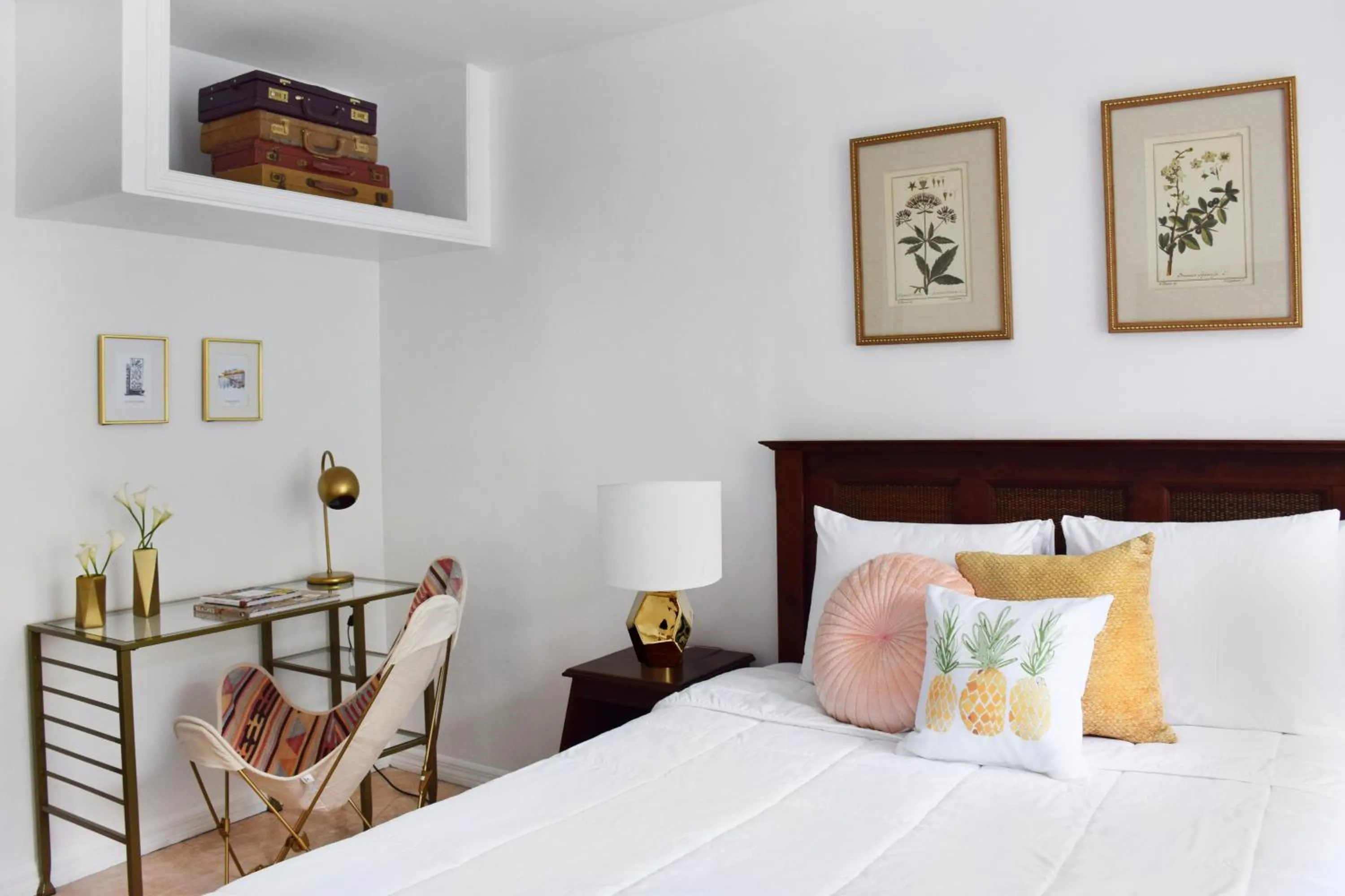 Living room, Bed in Beach Park Hotel