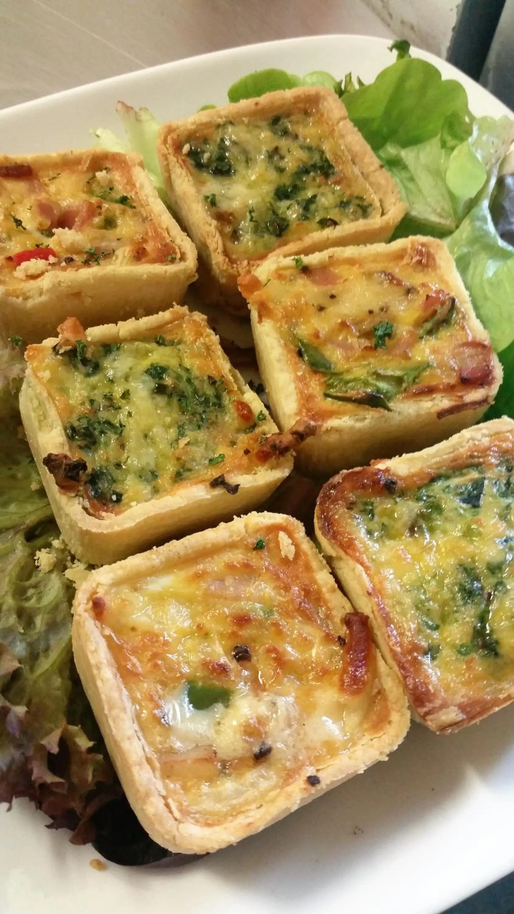 Restaurant/places to eat in Dooleys Tavern and Motel Capella