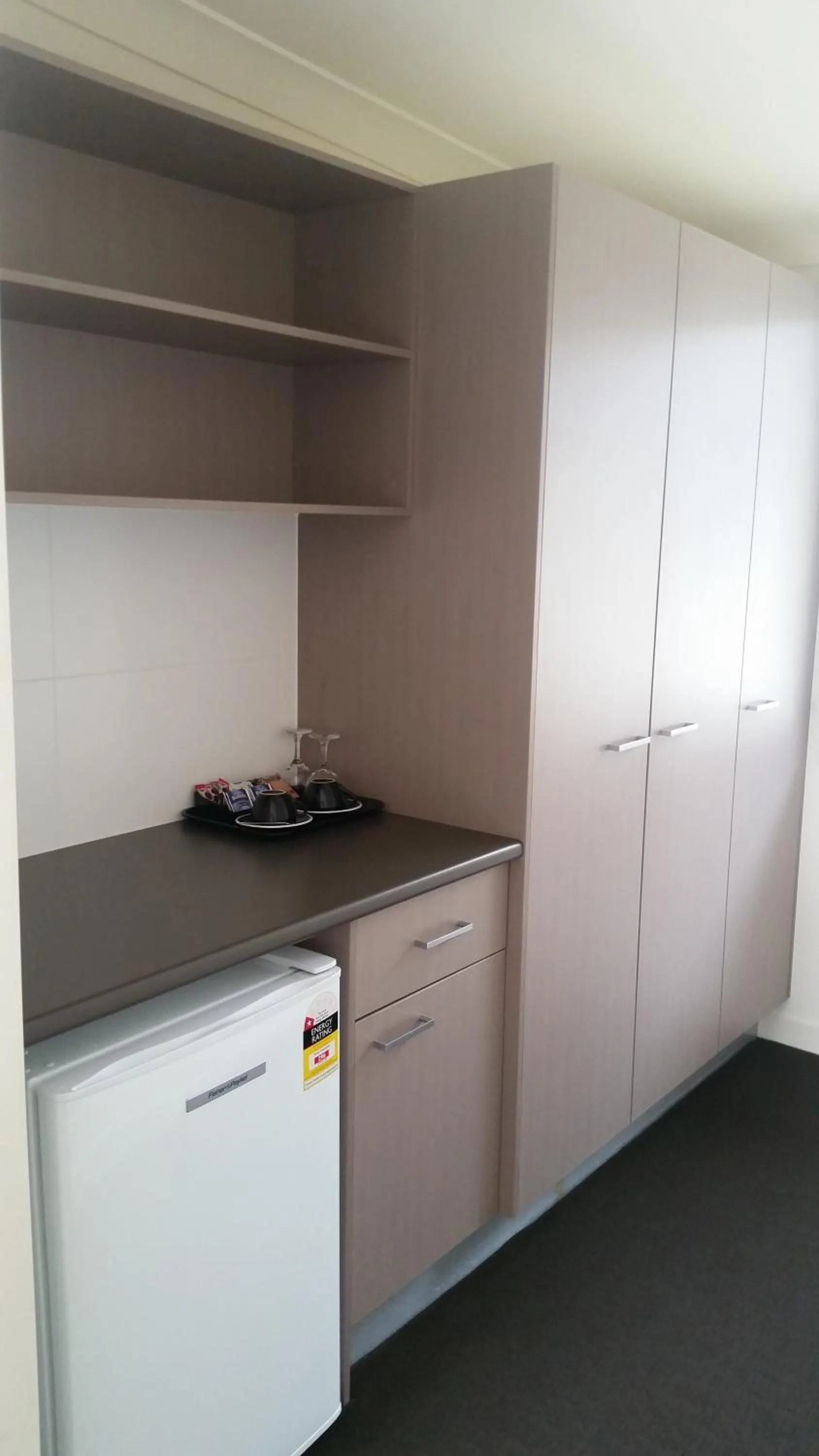 Coffee/tea facilities in Dooleys Tavern and Motel Capella