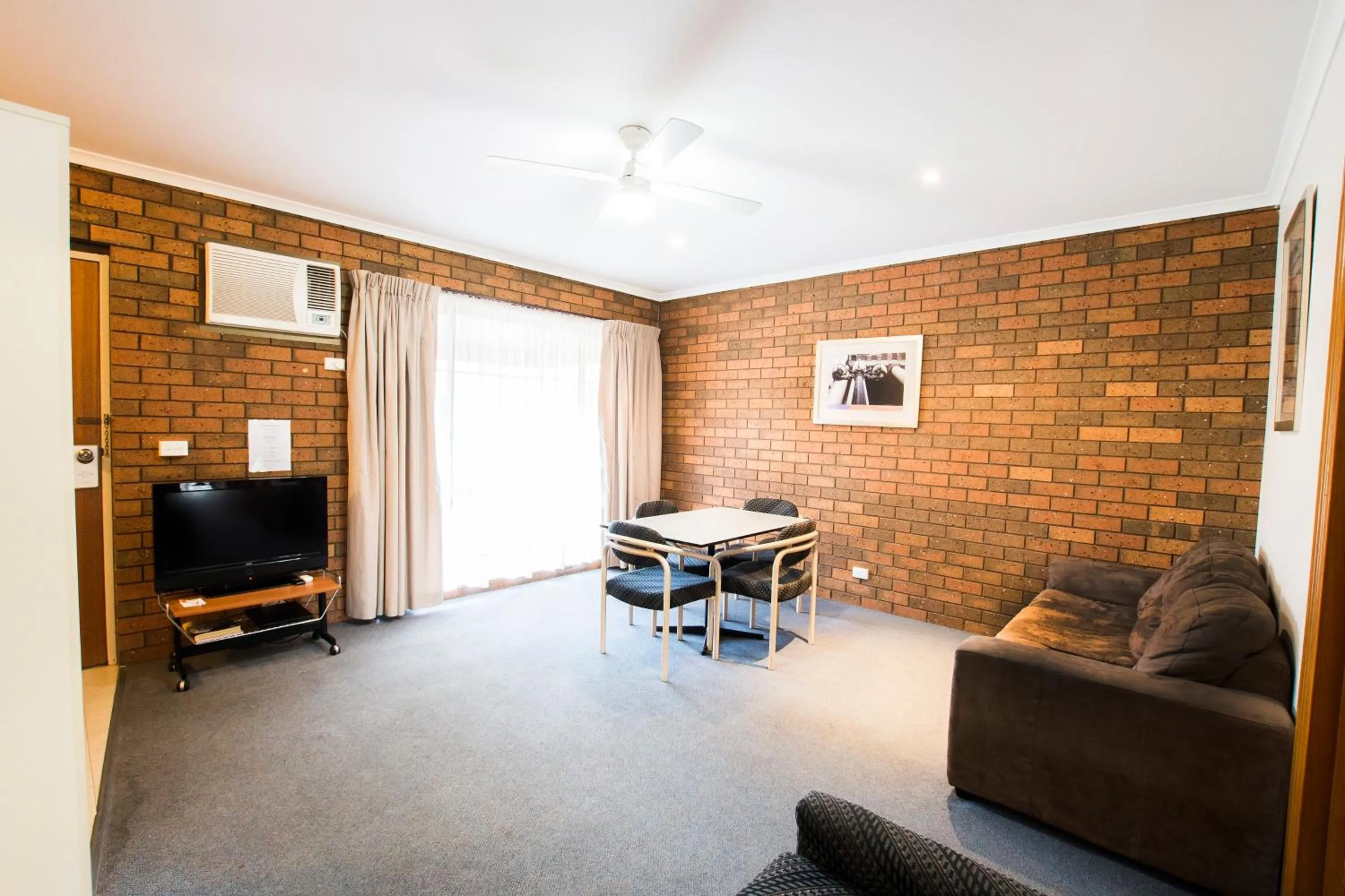 Sportslander Motor Inn