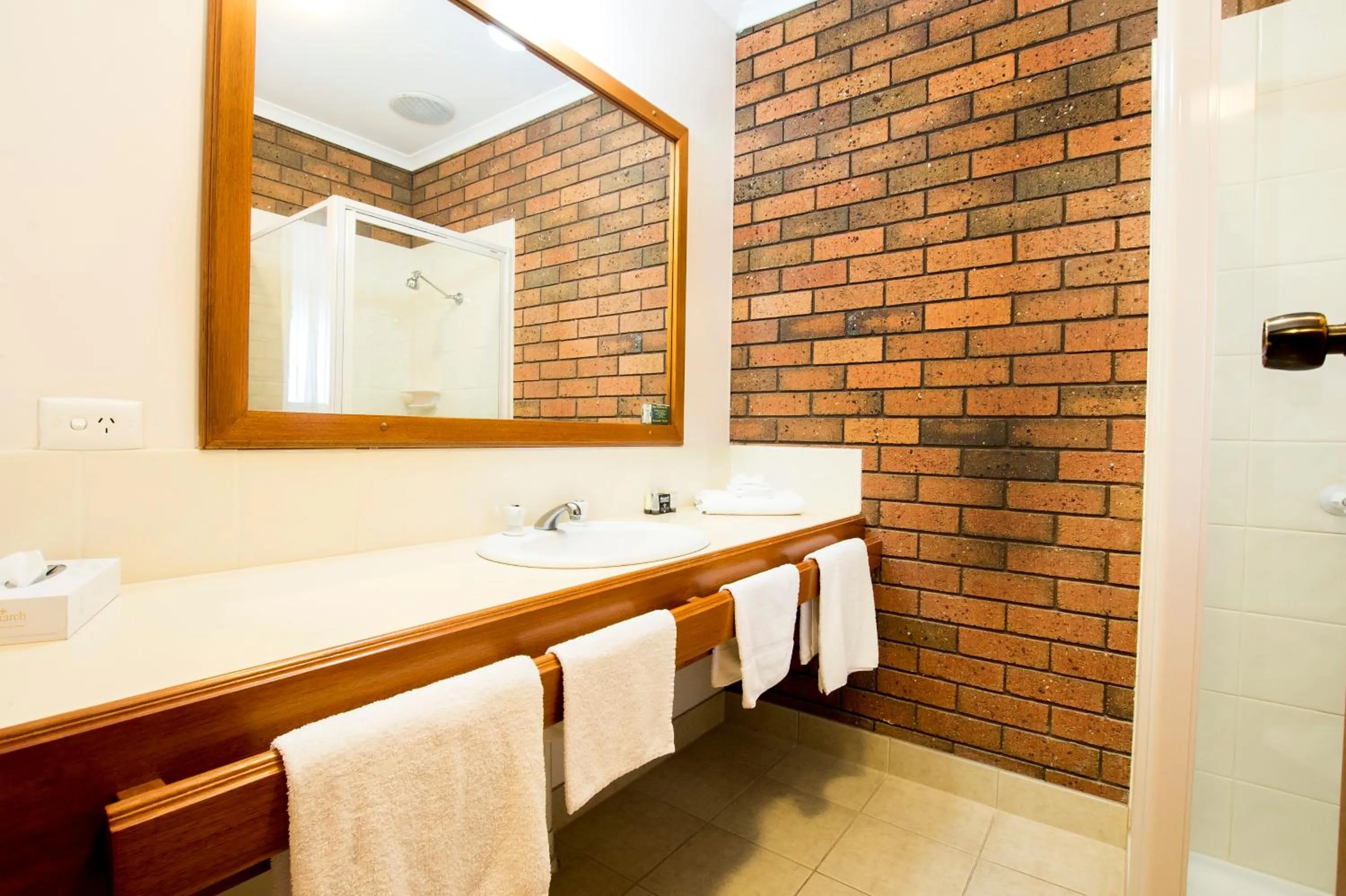 Sportslander Motor Inn