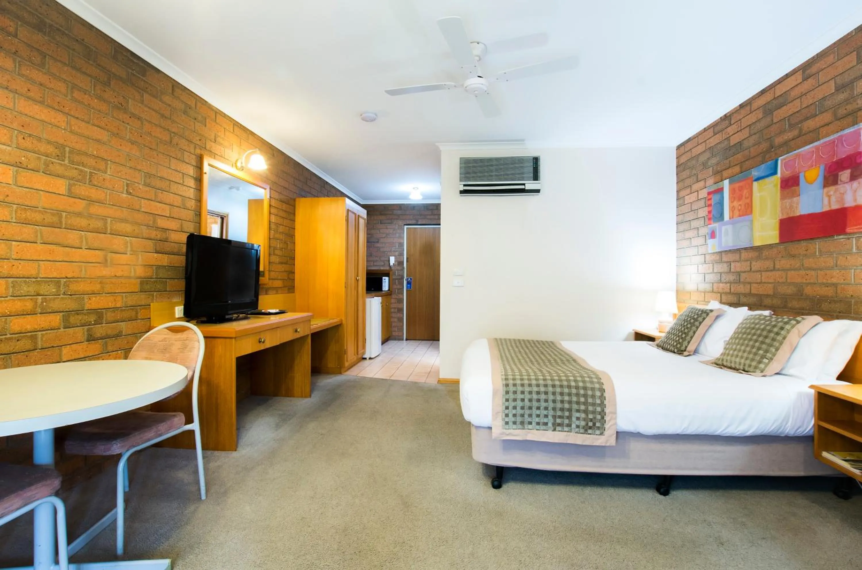 Sportslander Motor Inn