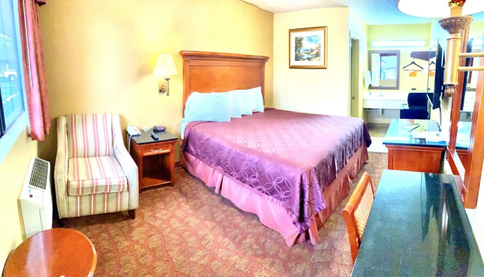 Bed in Rodeway Inn Goodlettsville South