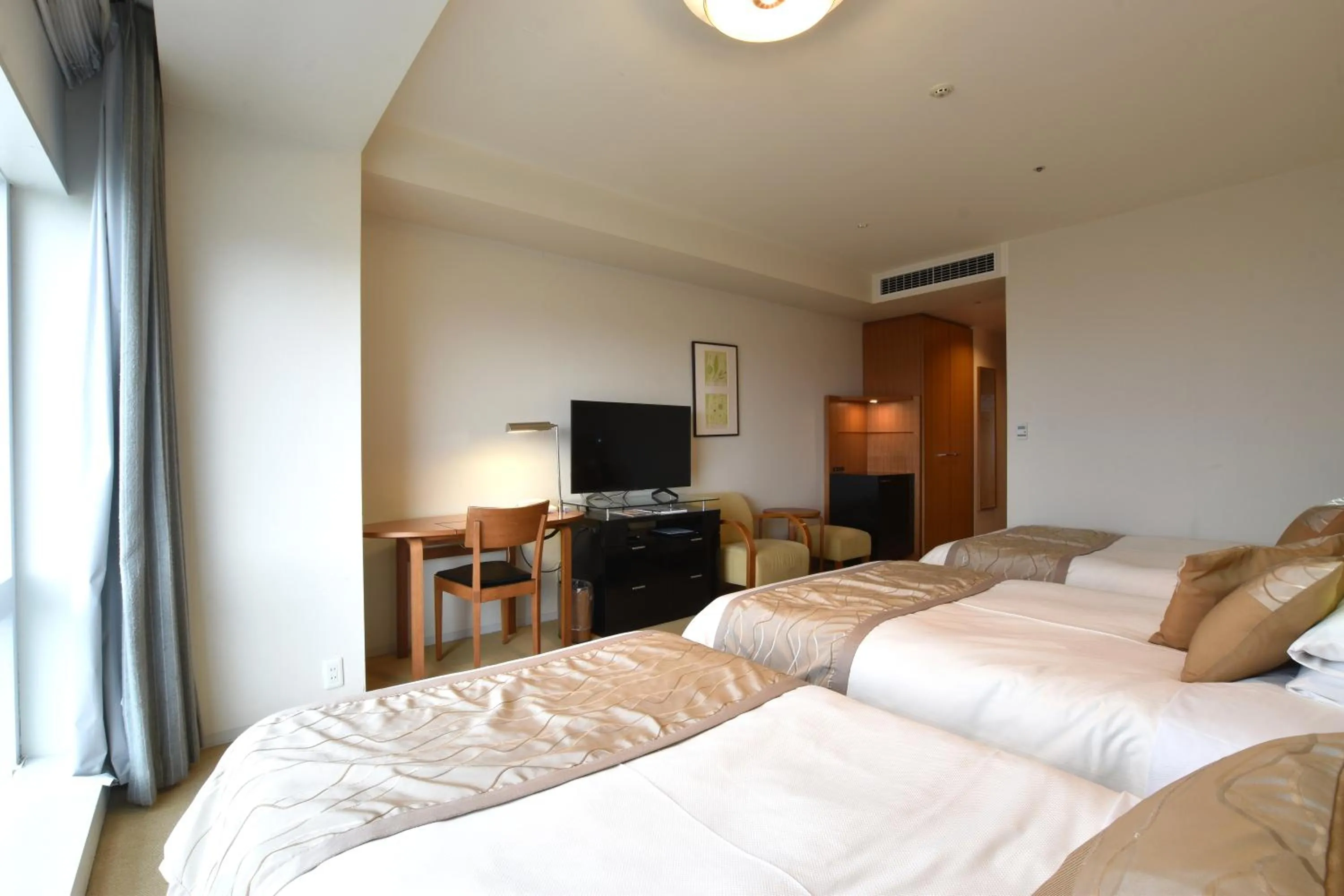 Photo of the whole room, Bed in Hotel Nikko Niigata