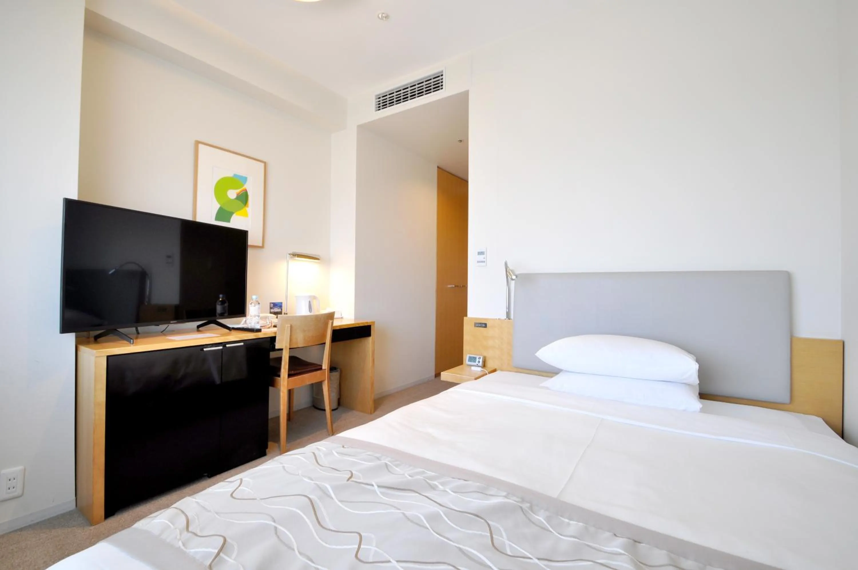 Photo of the whole room, Bed in Hotel Nikko Niigata