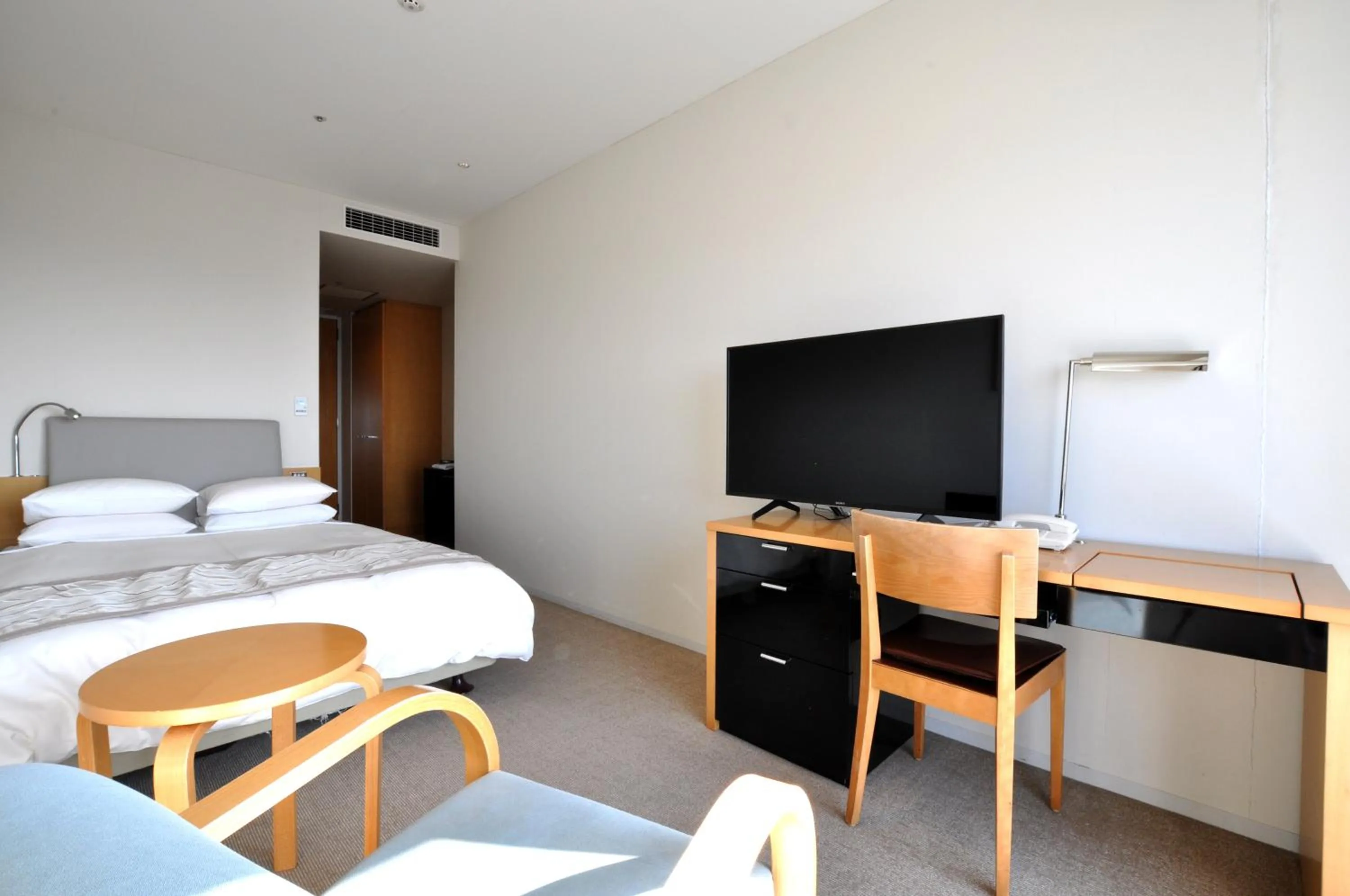 Photo of the whole room, Bed in Hotel Nikko Niigata