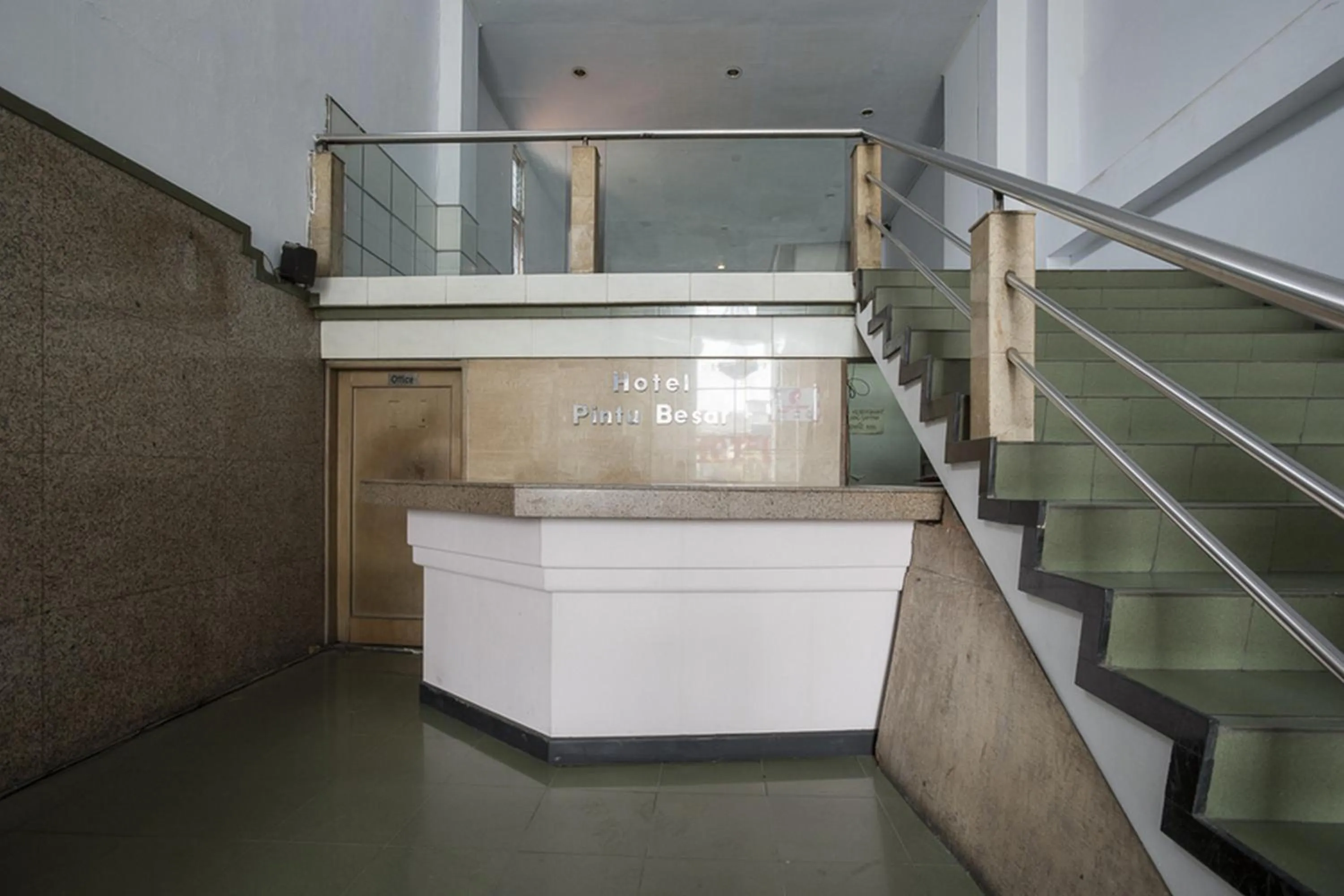 Lobby or reception in RedDoorz Plus near Jakarta Kota Station