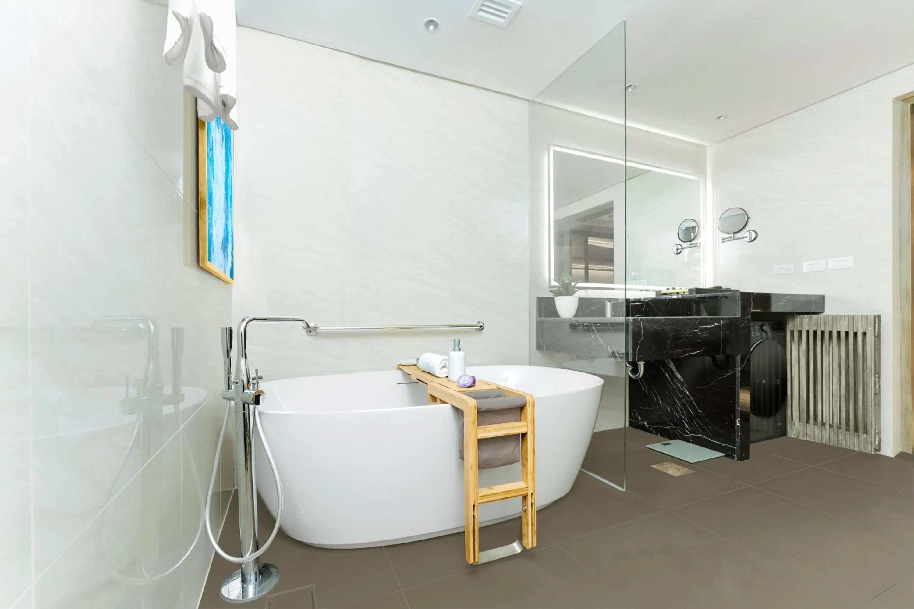 Bathroom in Savoy Hotel Mactan Cebu near Newtown Beach