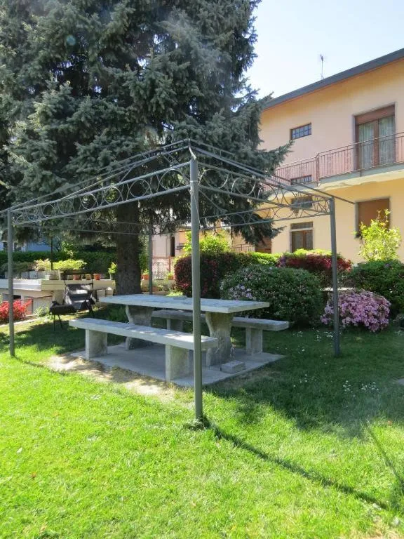 Garden in CASA AZZURRA Domodossola FREE PARKING