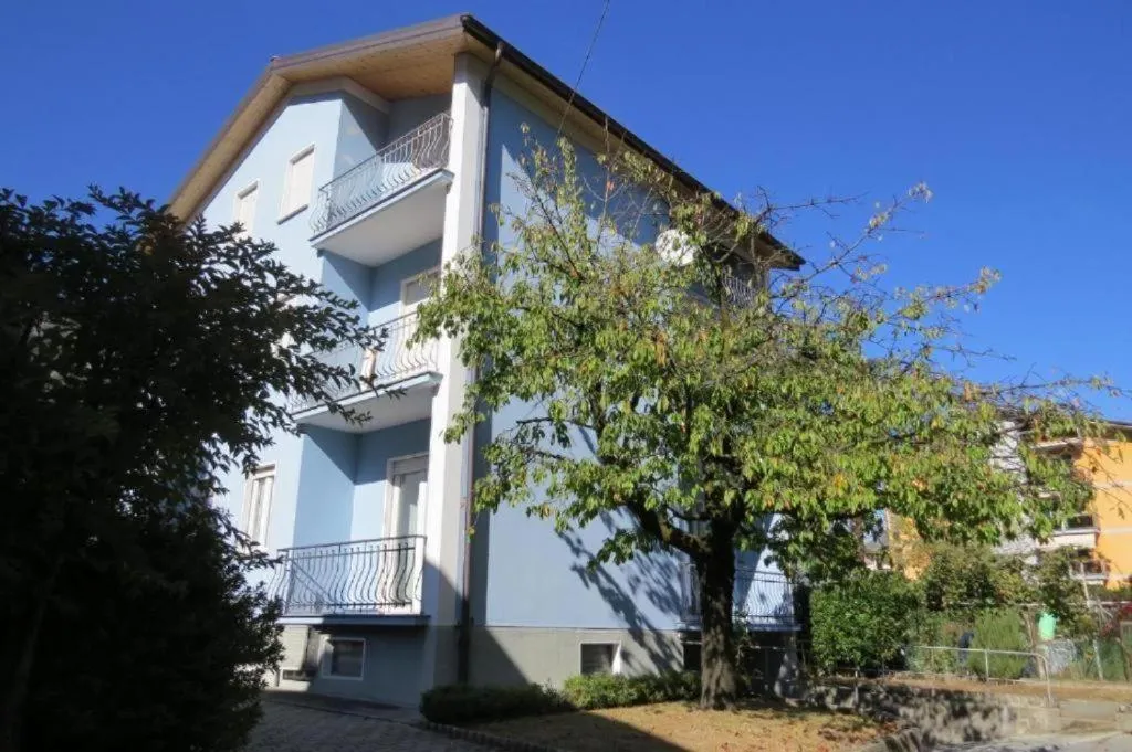 Property building in CASA AZZURRA Domodossola FREE PARKING