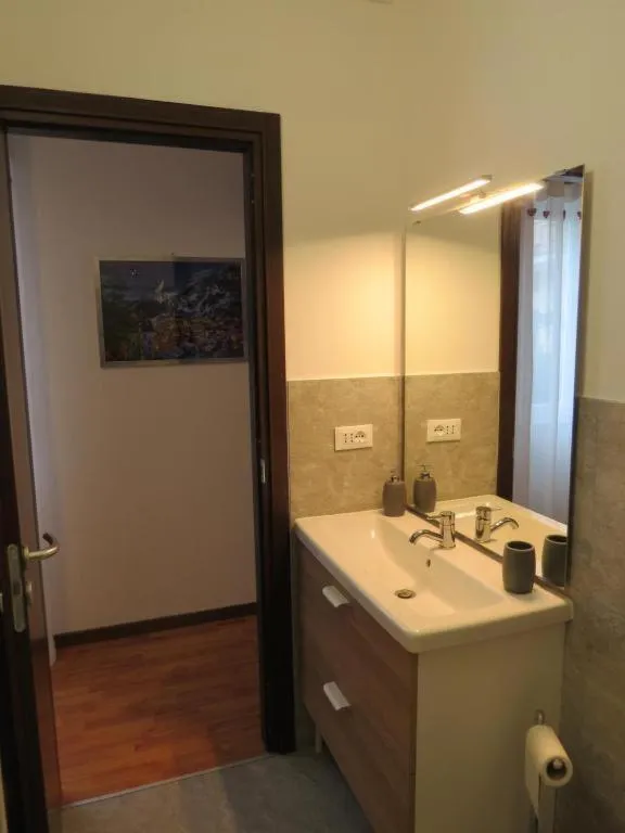 Bathroom in CASA AZZURRA Domodossola FREE PARKING
