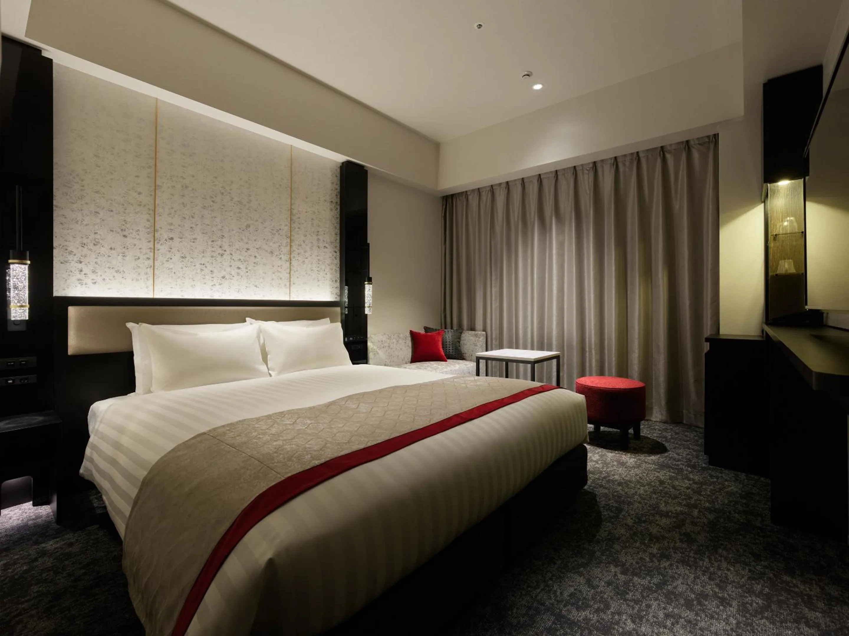 Photo of the whole room, Bed in Mitsui Garden Hotel Fukuoka Nakasu