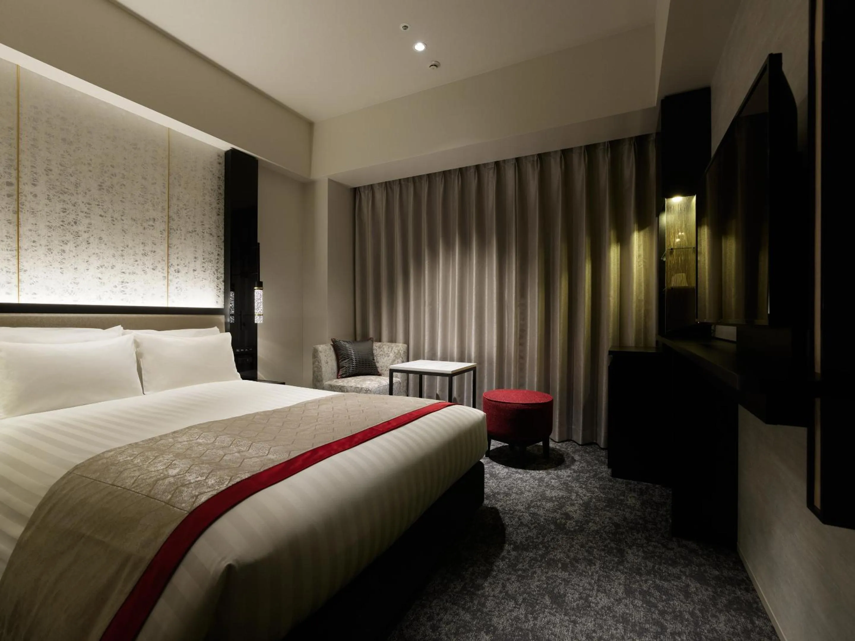 Photo of the whole room, Bed in Mitsui Garden Hotel Fukuoka Nakasu